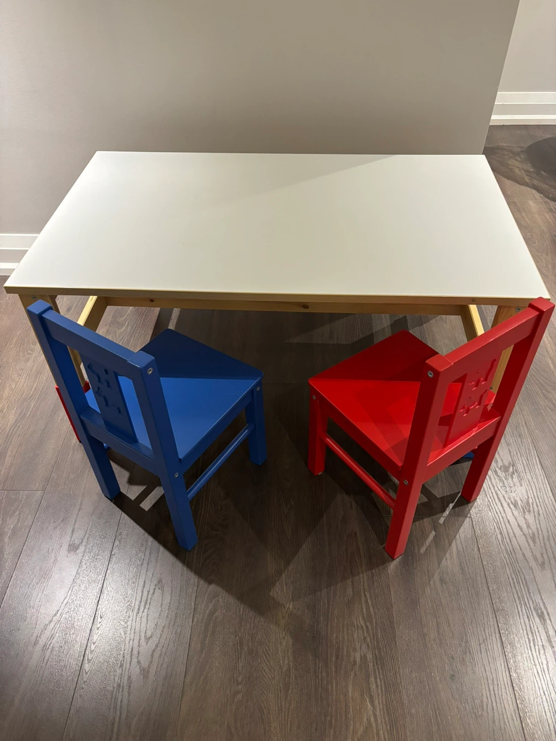 IKEA Sansad children’s adjustable table and 2 chairs