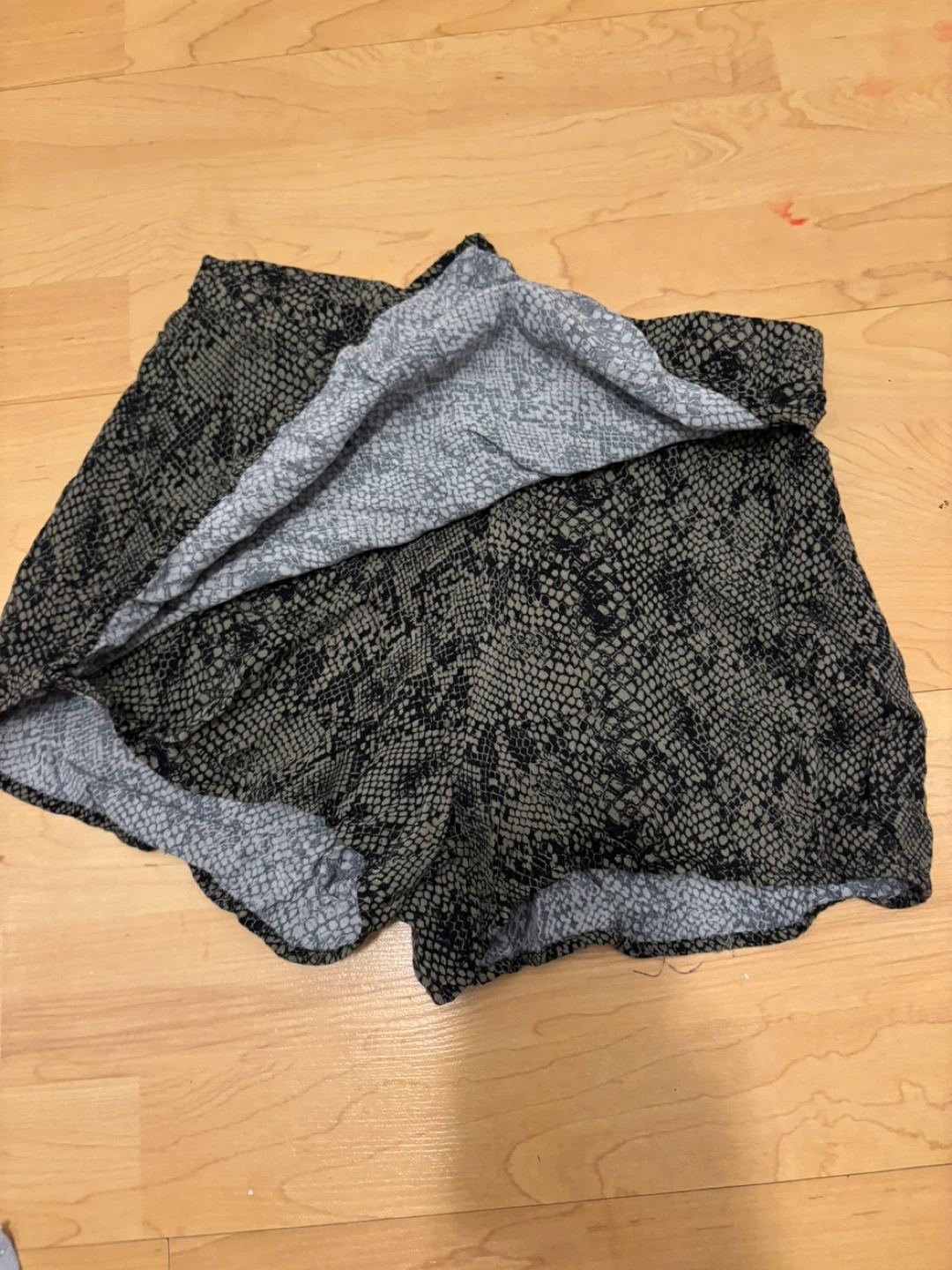 Snakeskin Print Skort - Size XS - photo 2