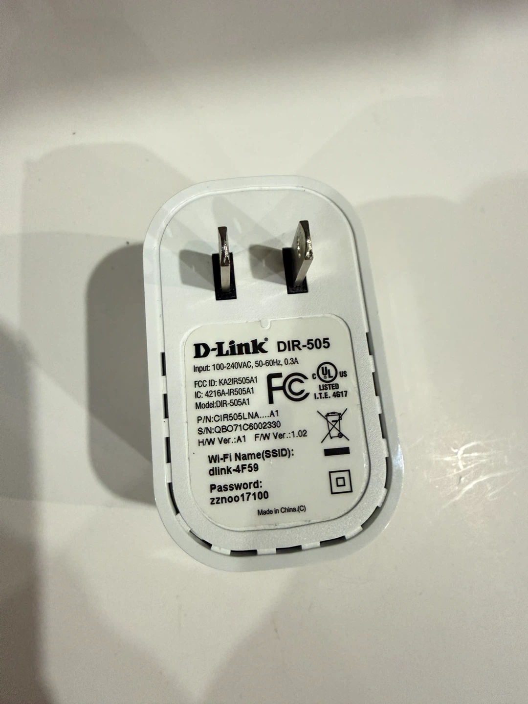 D-Link DIR-505 Travel Router - photo 2