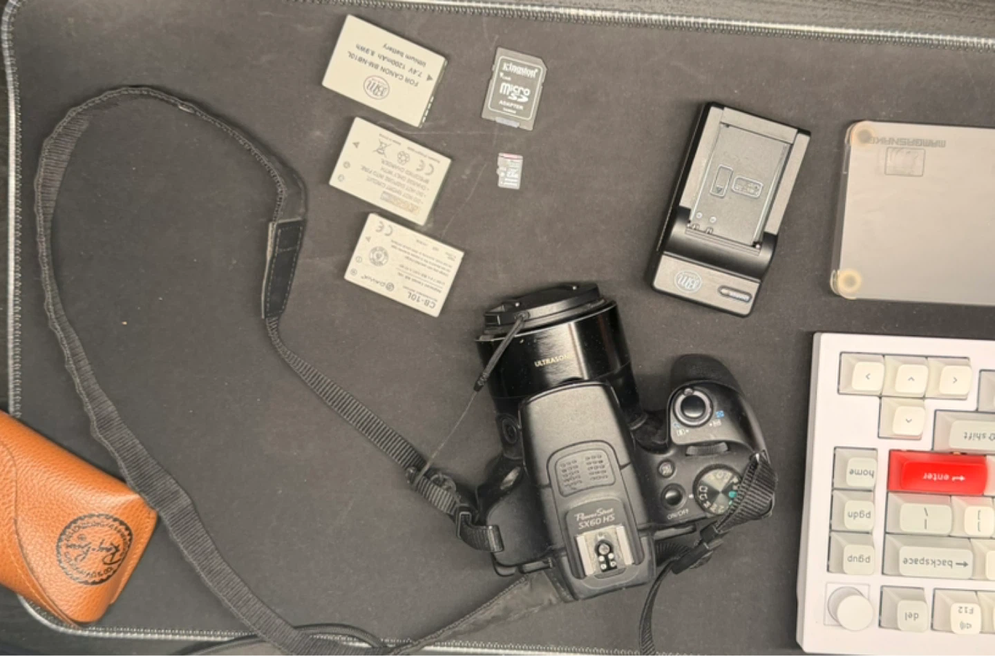 Canon PowerShot SX60 Hs Camera + extra accessories - photo 3