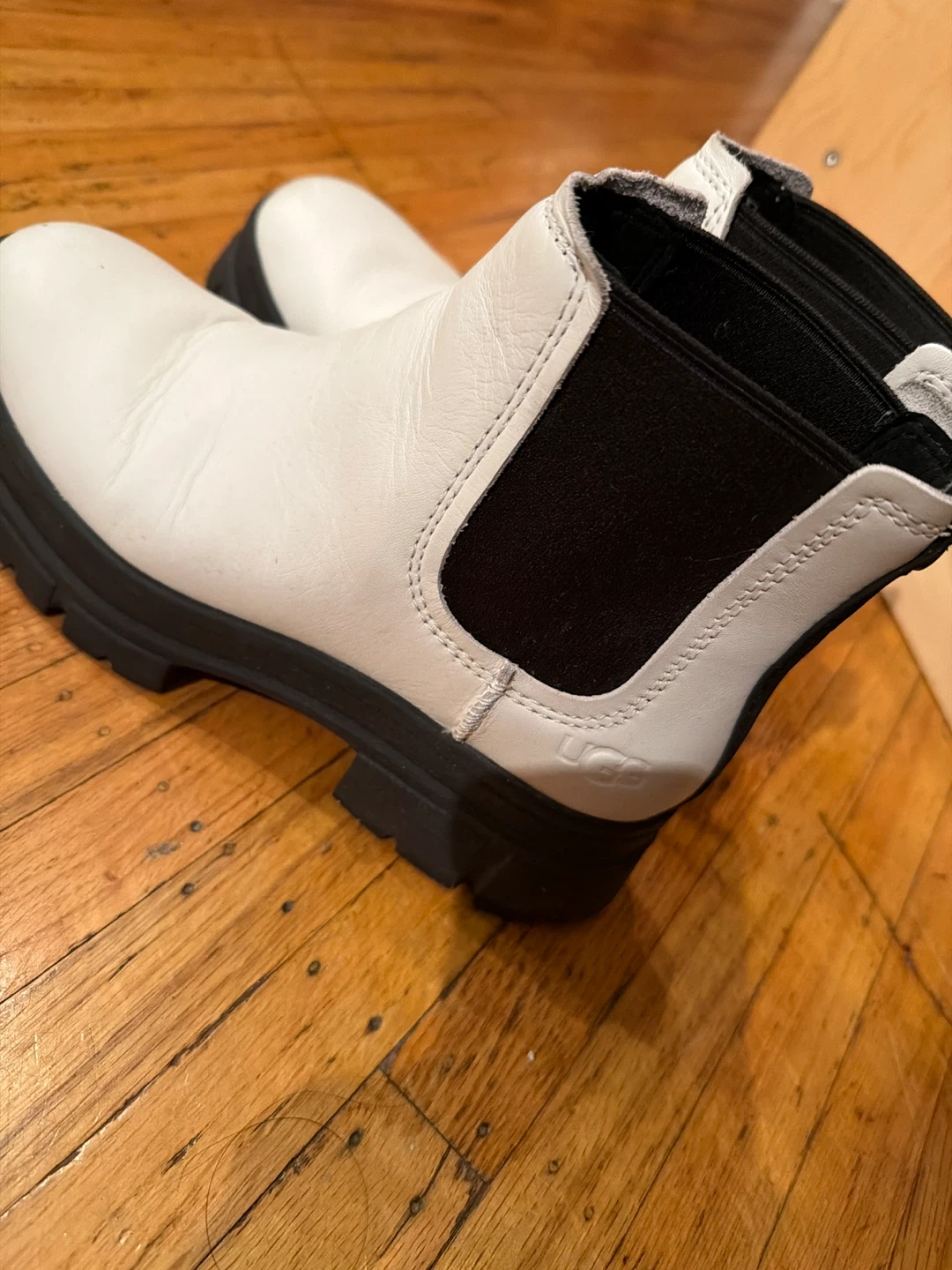 UGG White Leather Chelsea Boots