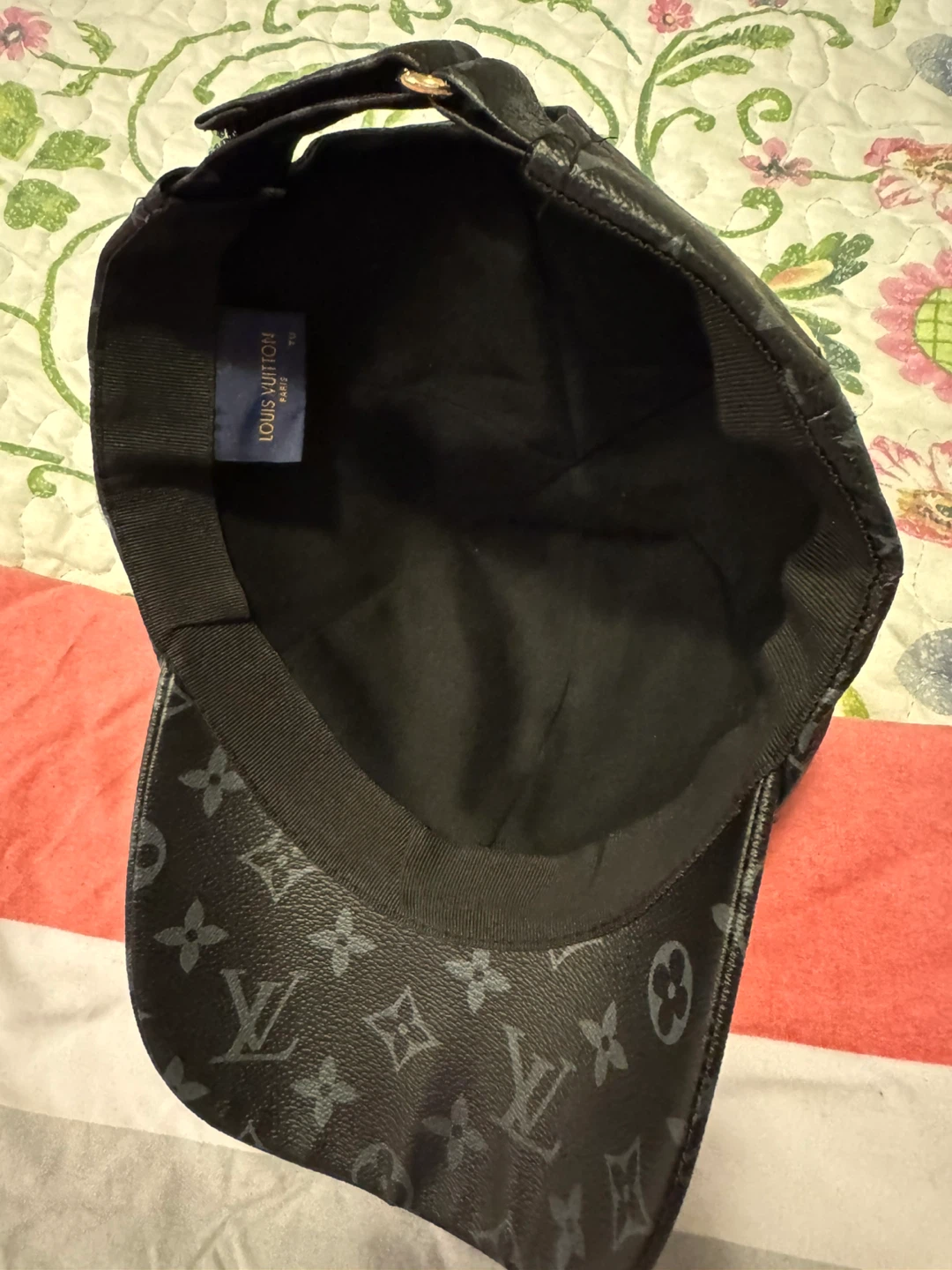 Louis Vuitton Black Cap - photo 4