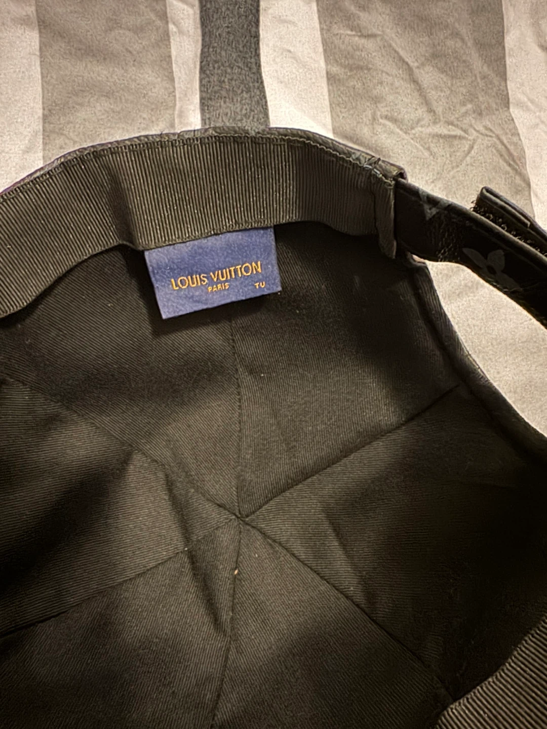 Louis Vuitton Black Cap - photo 5