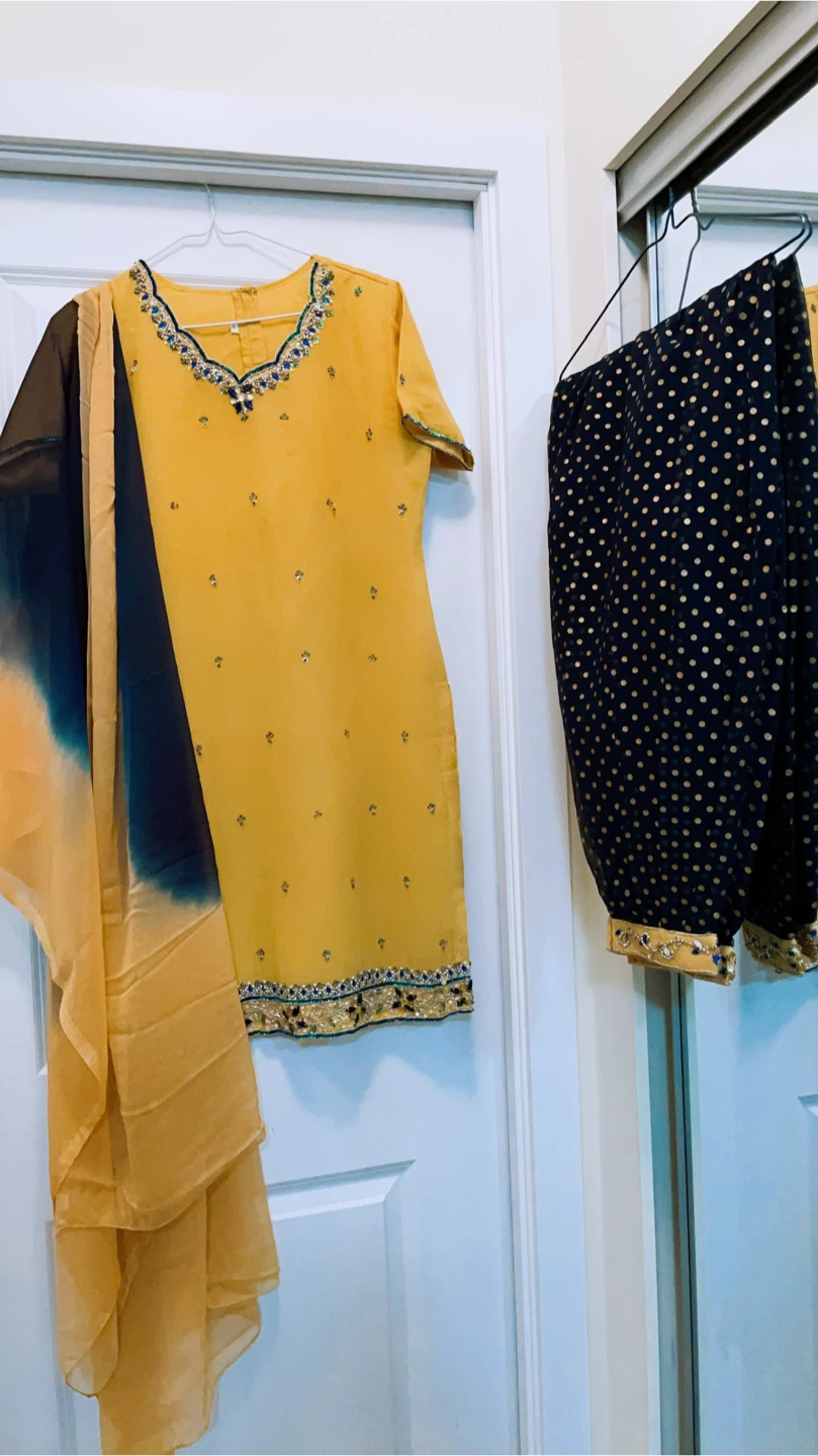 Skin  Embellished Salwar Kameez - Size M - photo 2