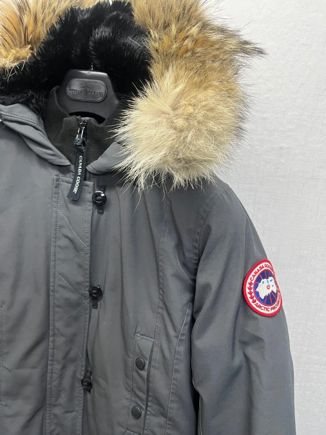 Canada Goose Kensington Parka – Women’s Size Medium - photo 3