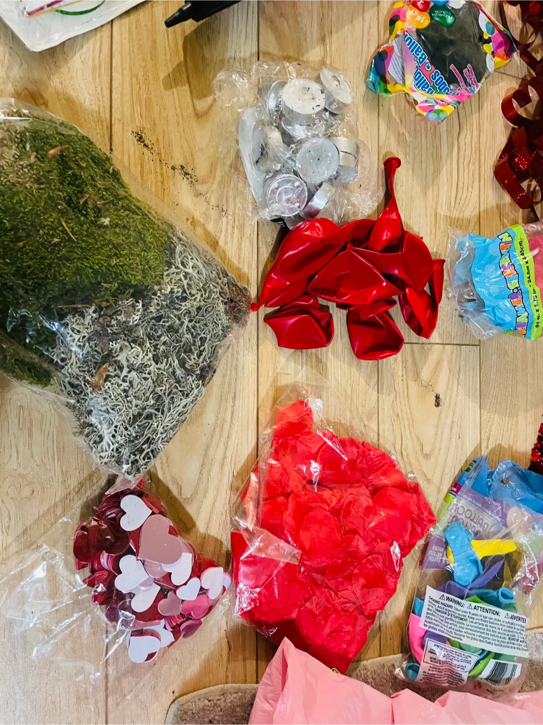Valentine’s Party Decorations Bundle - photo 2
