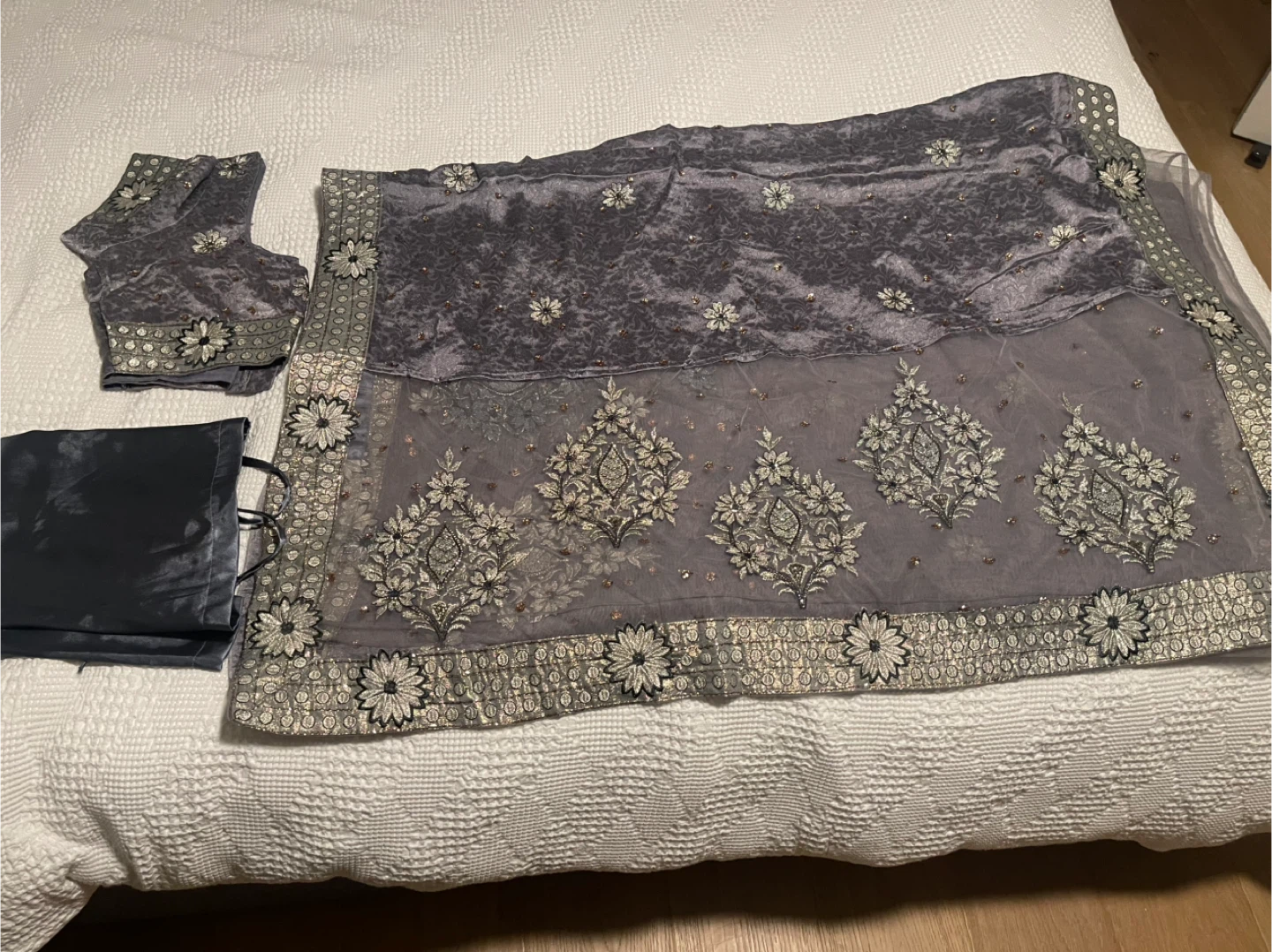 Grey and silver saree in satin and net , beautiful silver work . - photo 2