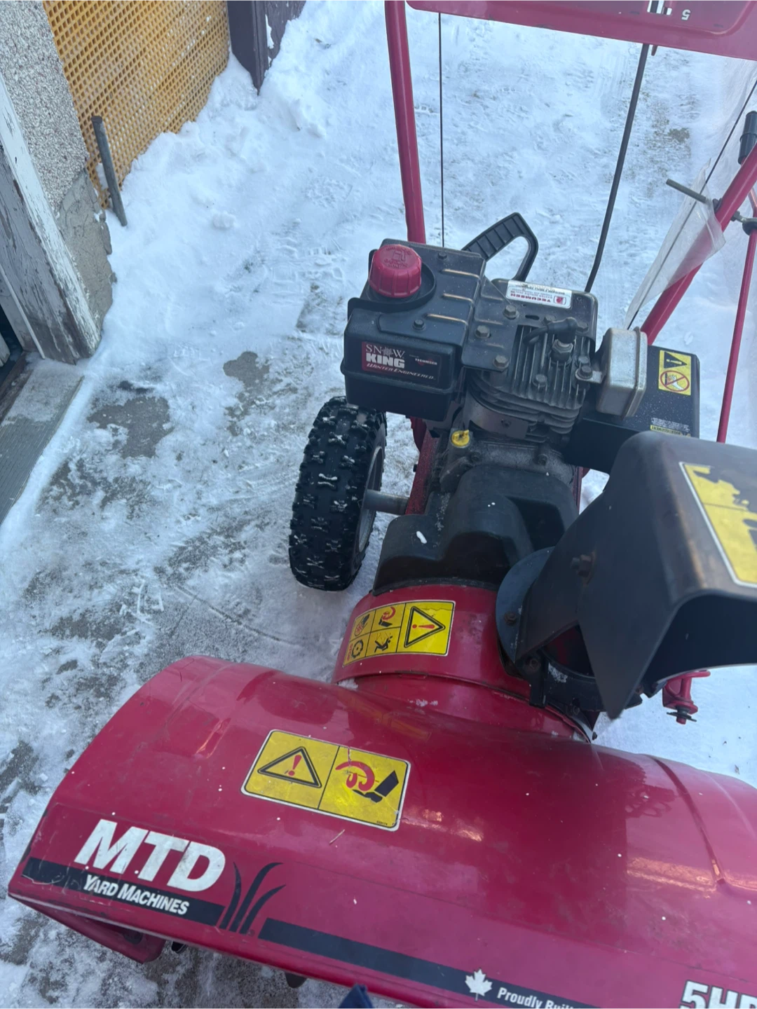 MTD Yard Machines 5HP/24" Snow Blower