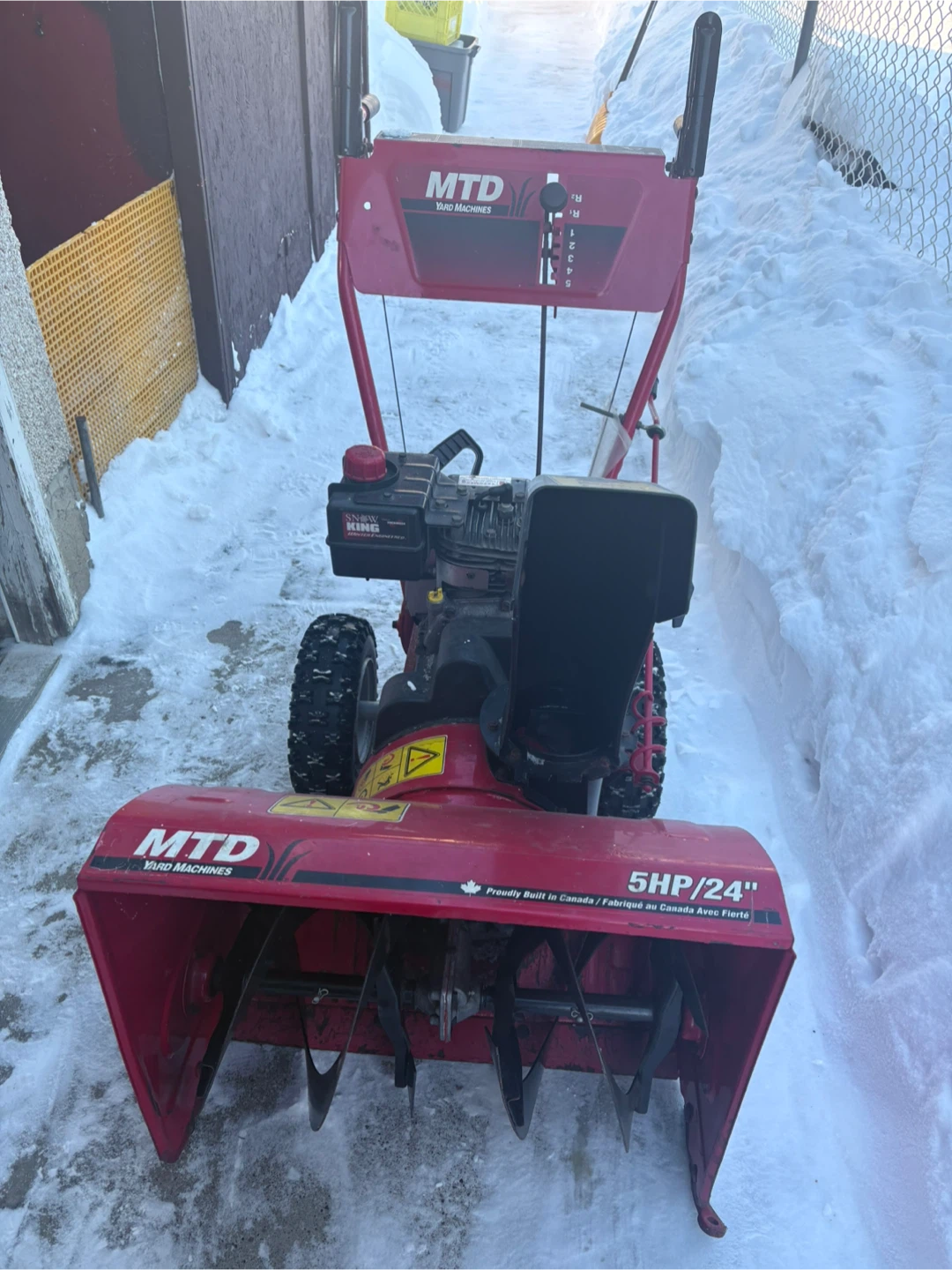 MTD Yard Machines 5HP/24" Snow Blower - photo 3