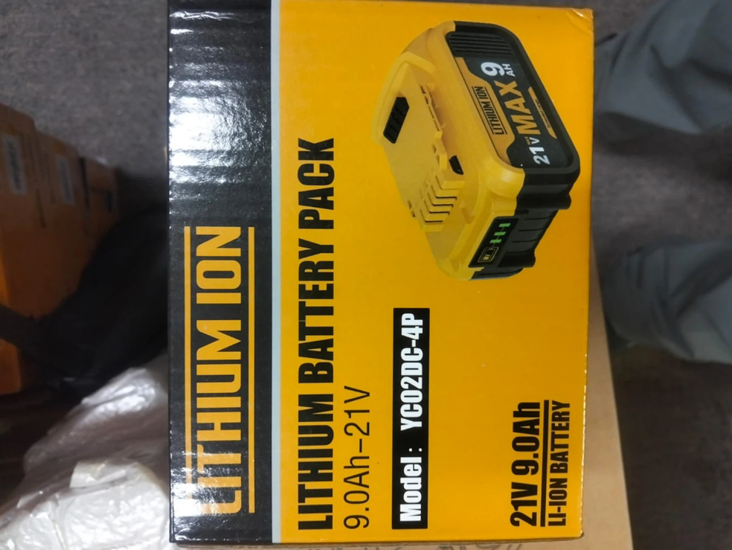 🥕21V MAX 9.0Ah Lithium Ion Battery Pack YC02DC-4P - photo 4