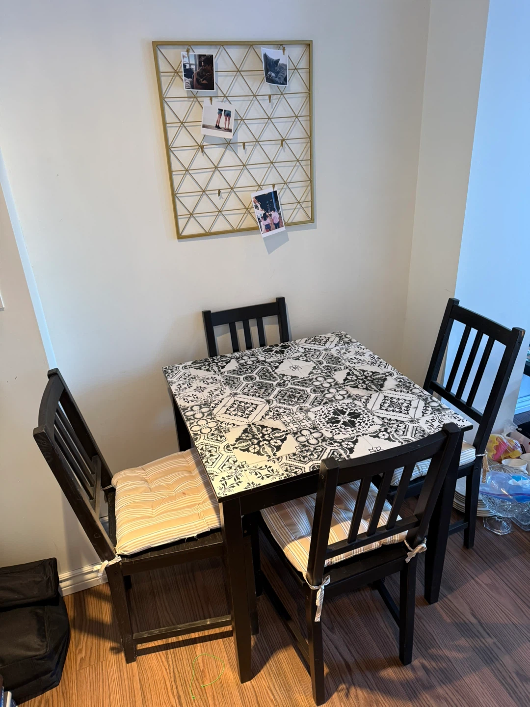 Ikea square table and x4 chairs - photo 4