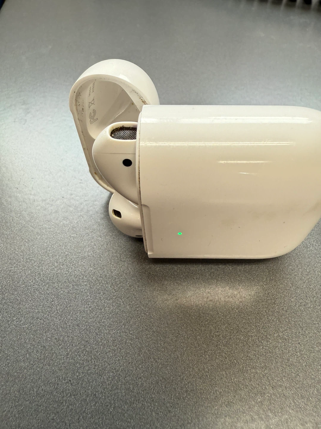 Apple AirPods 2nd Generation