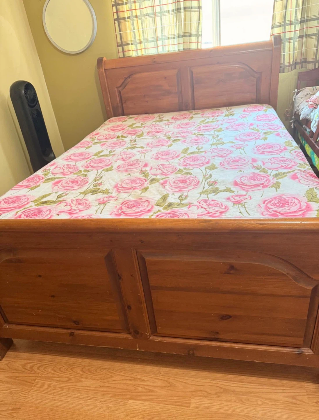 Queen Size Bed Frame & Bed box - photo 4