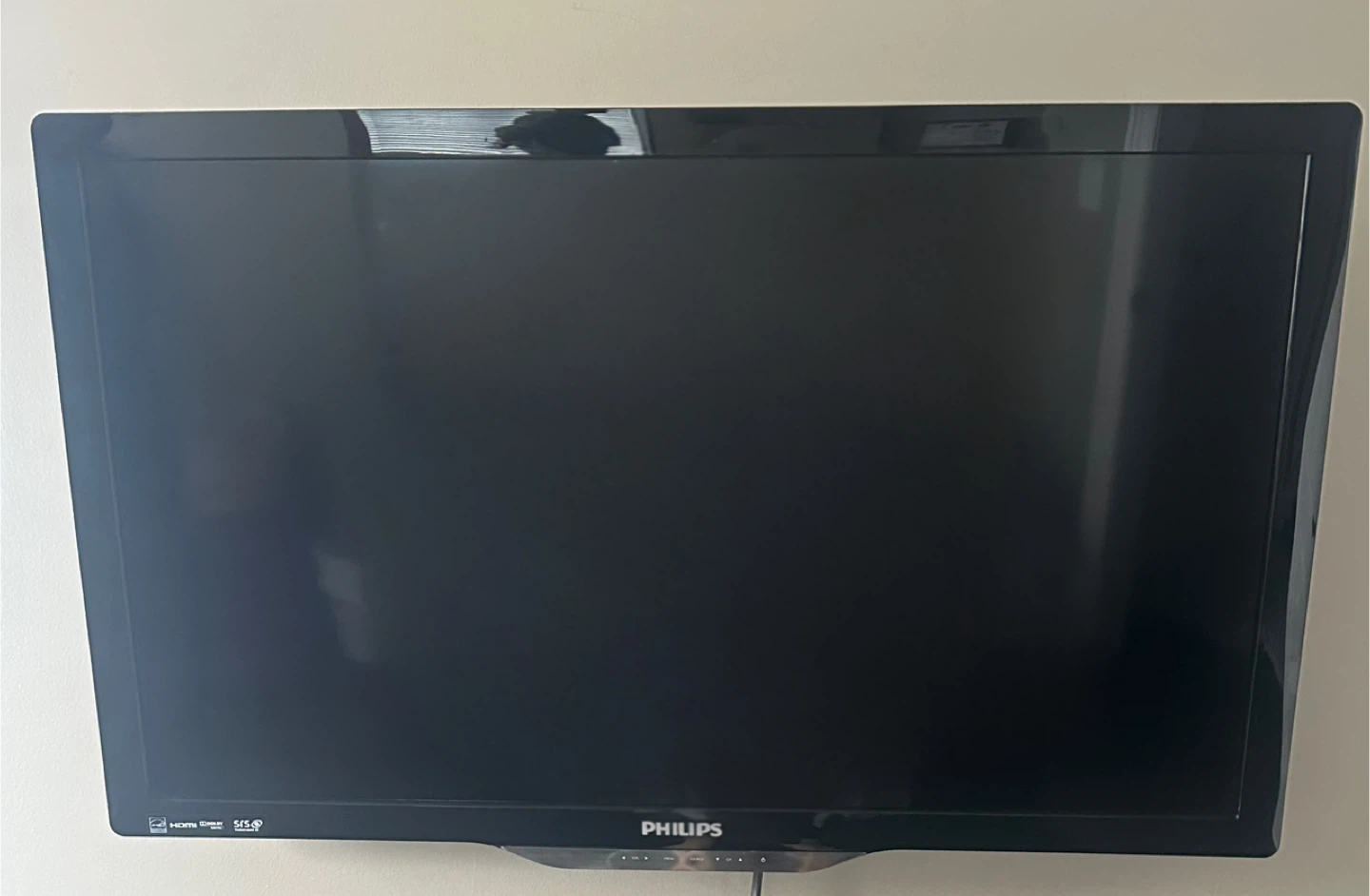 Philips Flat-Screen TV – Wall Mounted – HDMI