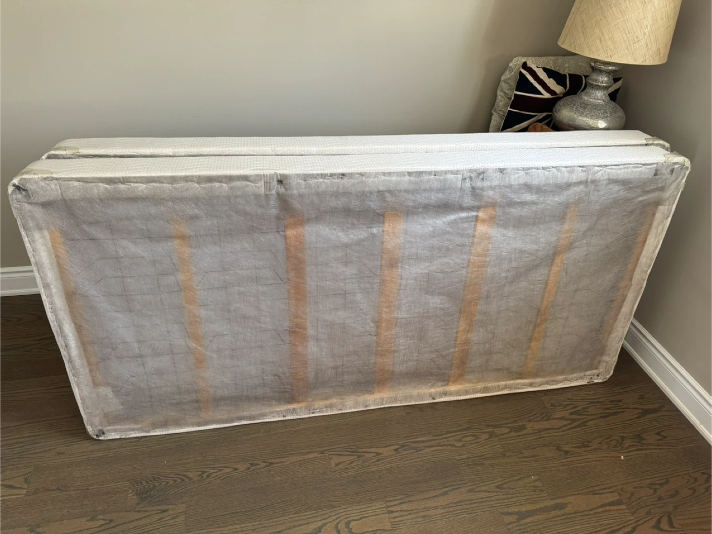 2 x Beautyrest Twin Box Spring - Excellent Condition - photo 5