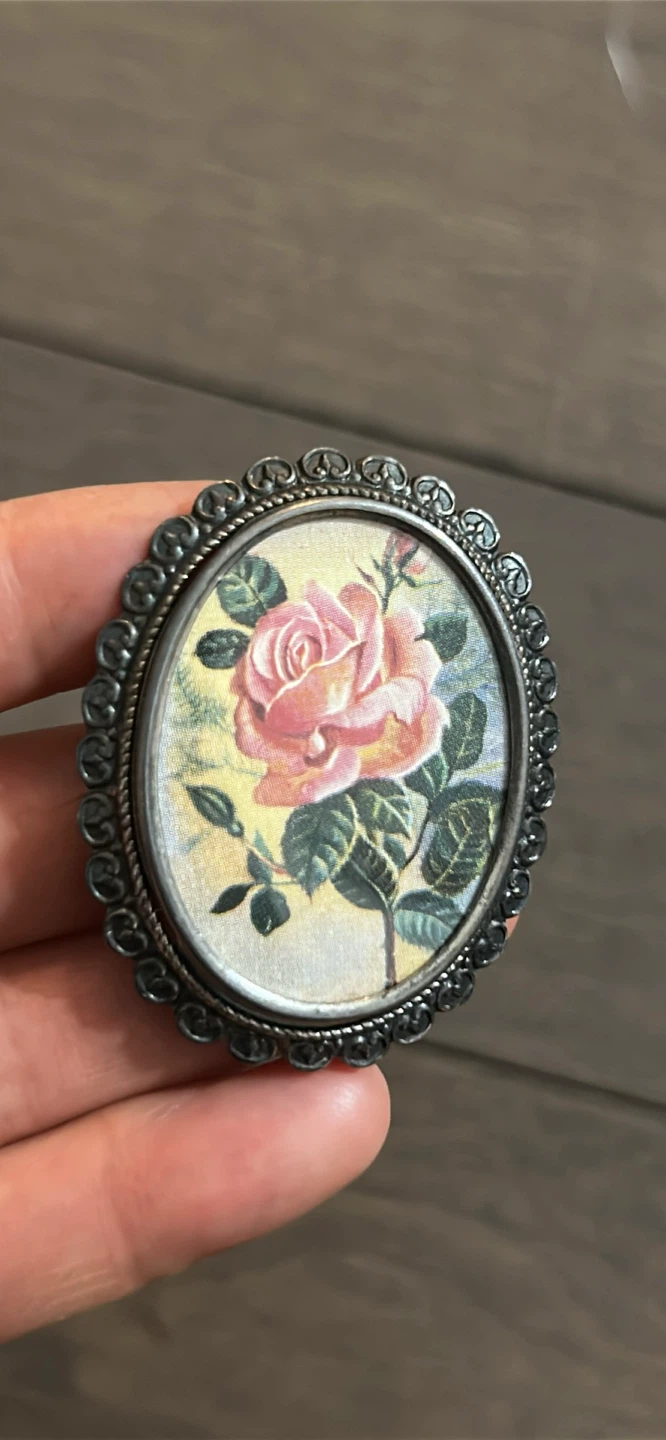 Vintage Rose Cameo Brooch - photo 2