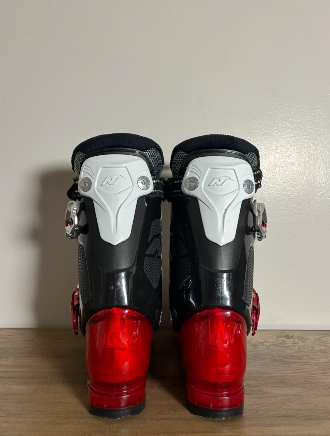 Nordica Ski Boots Size 26.5 - Need Gone! - photo 3