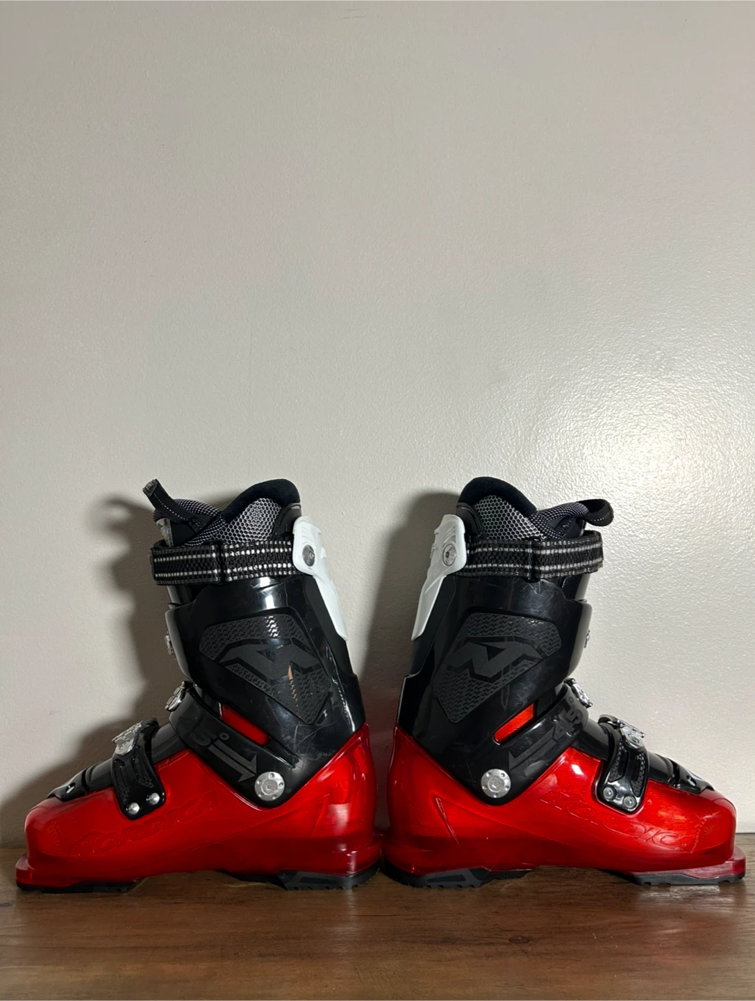 Nordica Ski Boots Size 26.5 - Need Gone! - photo 2
