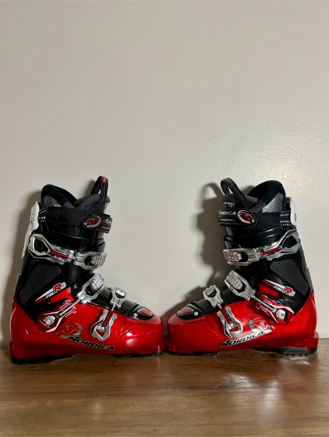 Nordica Ski Boots Size 26.5 - Need Gone!