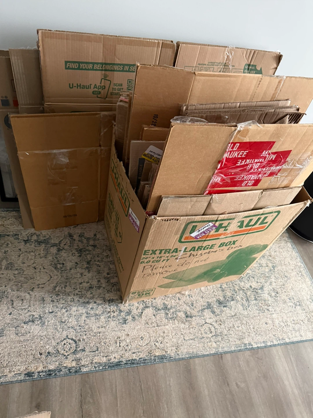 Moving Boxes - 17 Small & 5 Medium