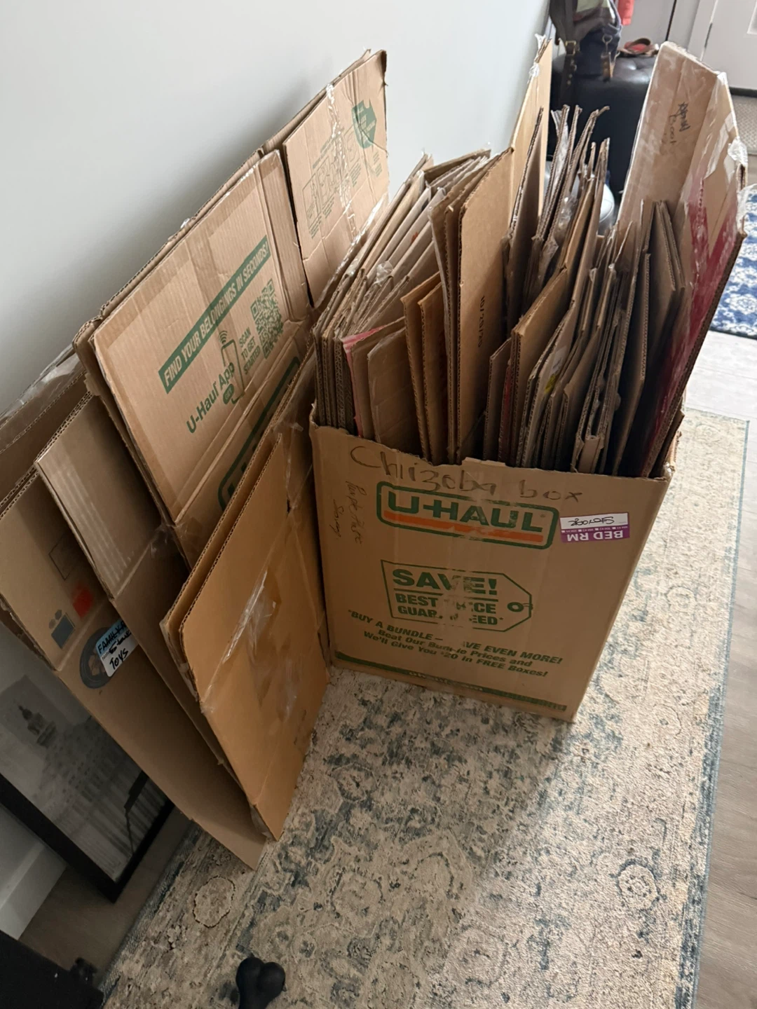 Moving Boxes - 17 Small & 5 Medium - photo 2