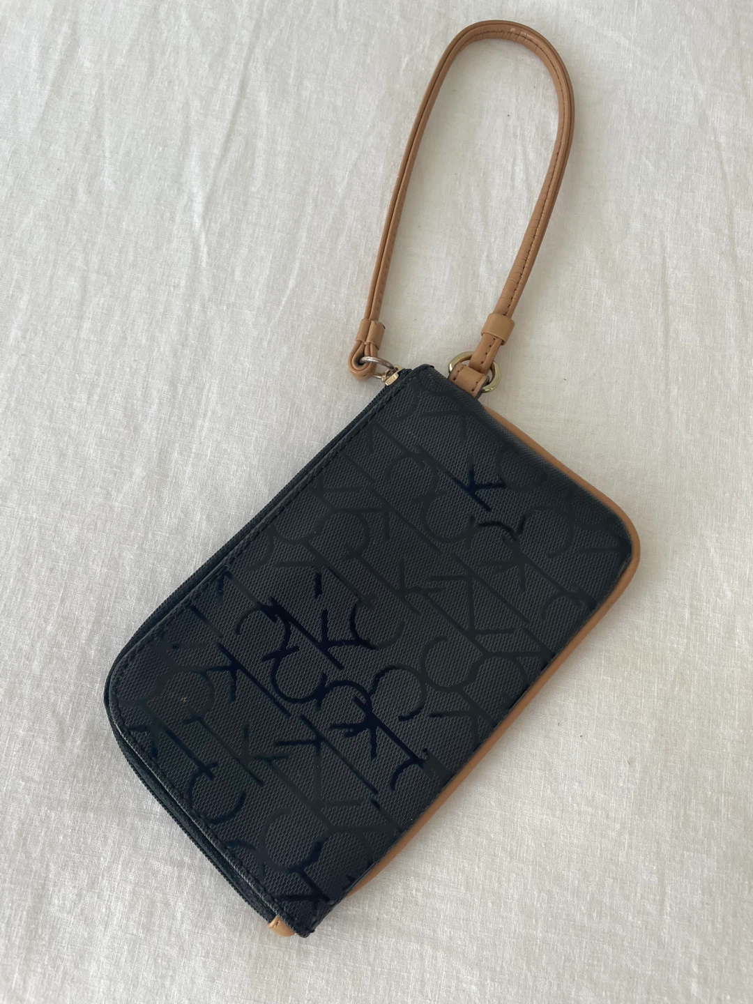 Calvin Klein Black Wristlet - photo 2