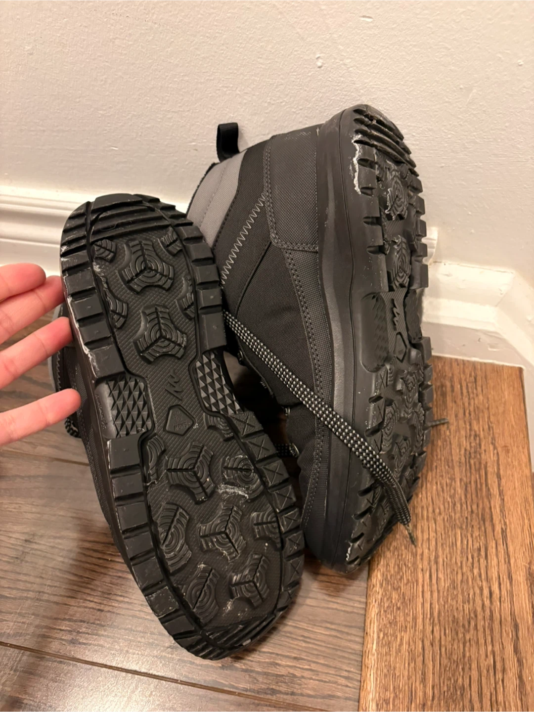 Quechua SH100 U-Warm Mid Black Boots - US 8 - photo 2
