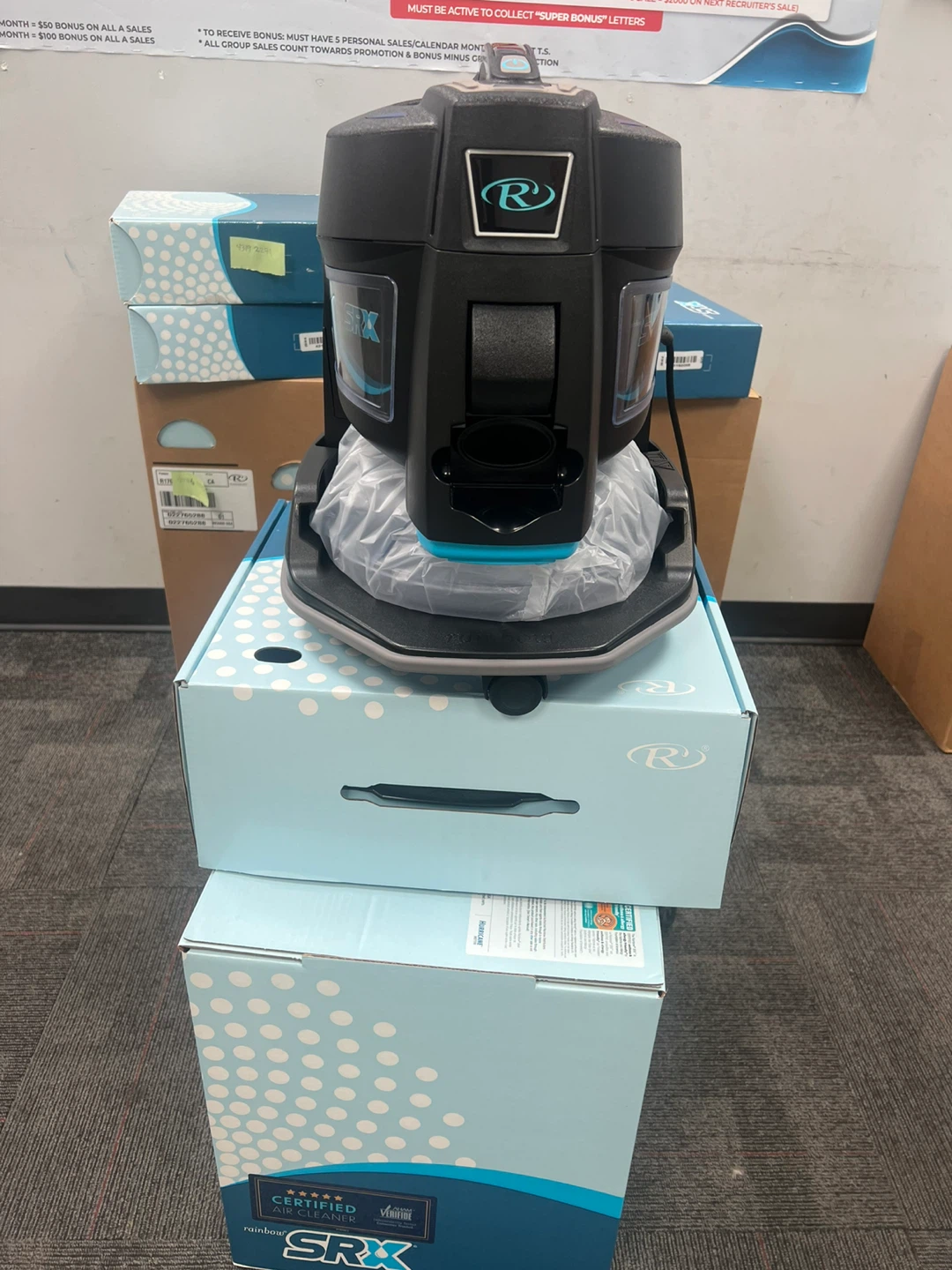 Rainbow SRX Vacuum Cleaner - Like New!