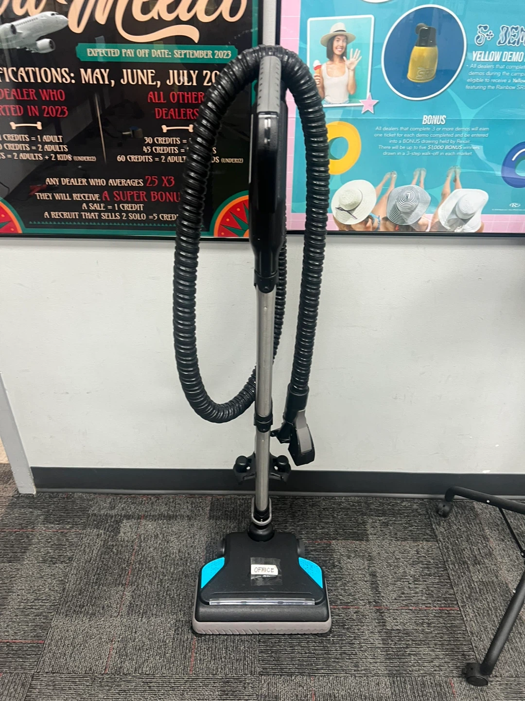 Rainbow SRX Vacuum Cleaner - Like New! - photo 3