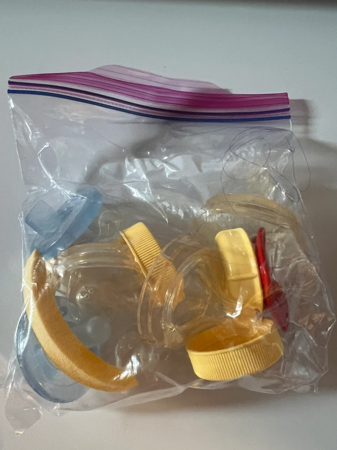 Medela Breast Pump Parts & Bottles - photo 4