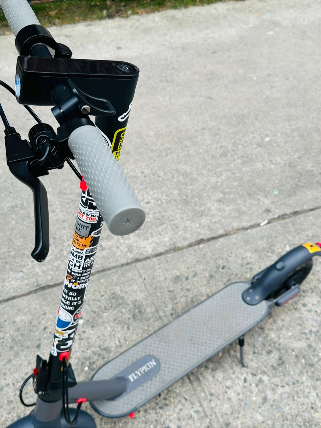 Electric Scooter new condition run fast 31 mph - photo 5