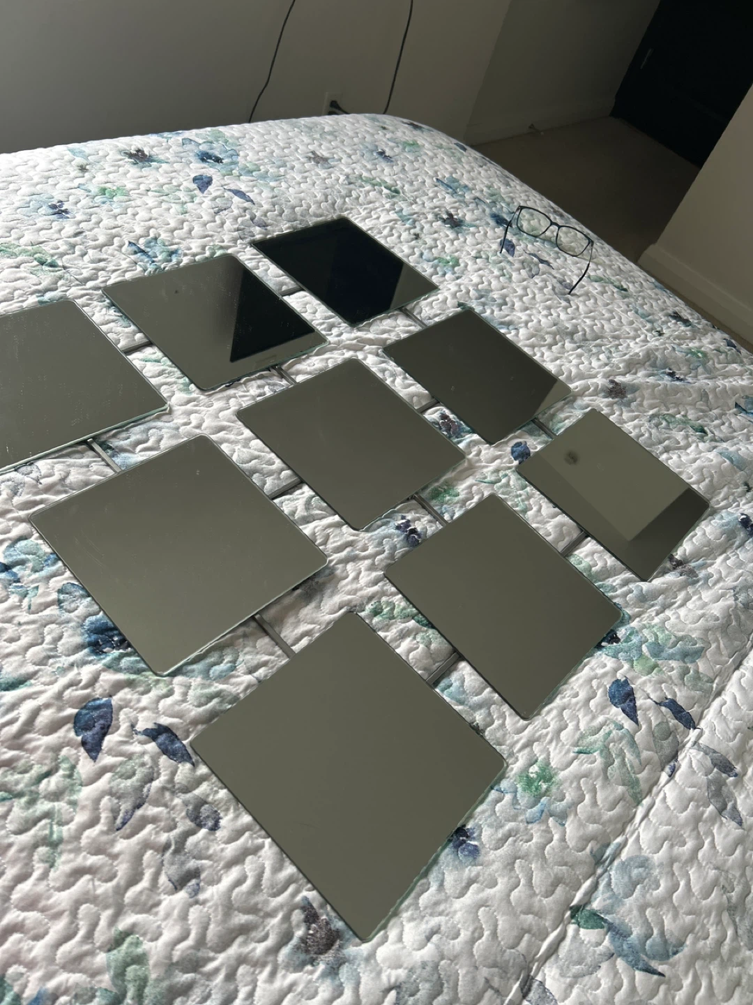9 Square Mirrors Wall Decor - photo 2