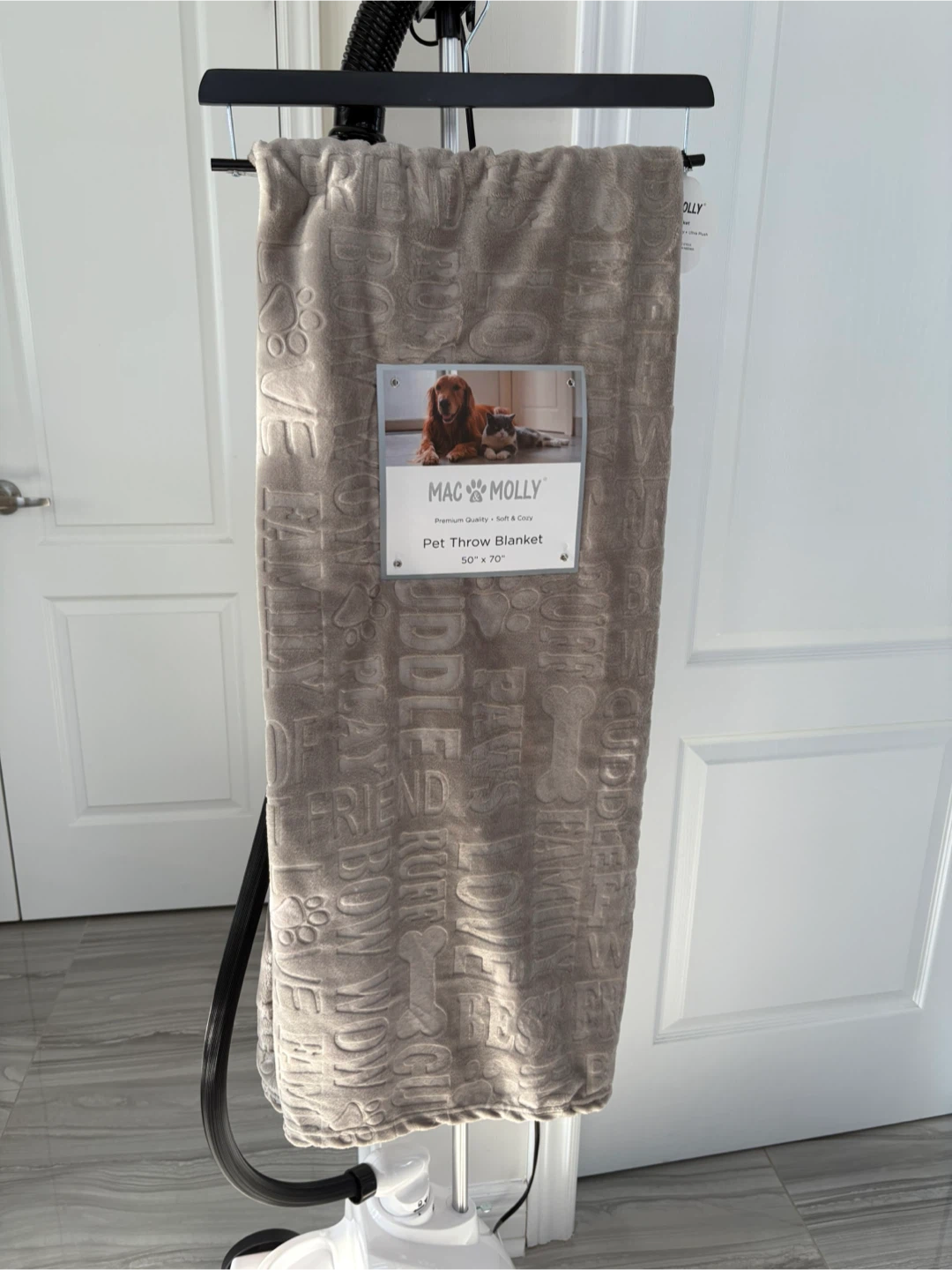Mac & Molly Pet Throw Blanket - 50" x 70"