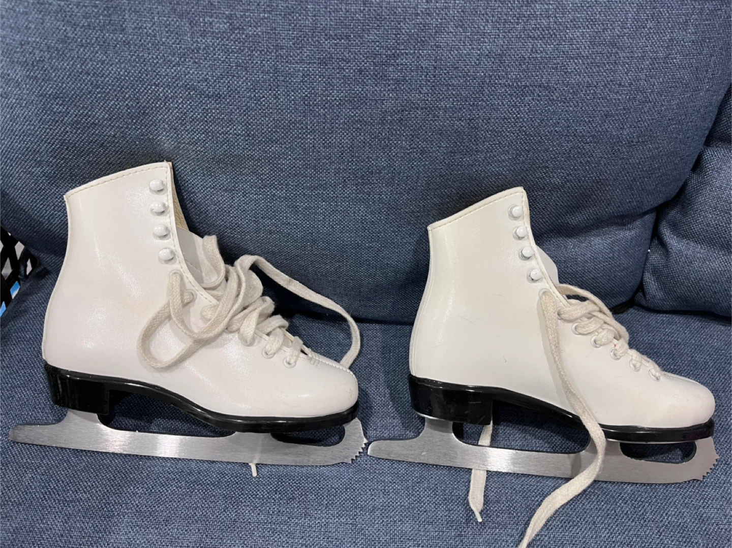 Lange Girl's Figure Skates - Size 2 - photo 3