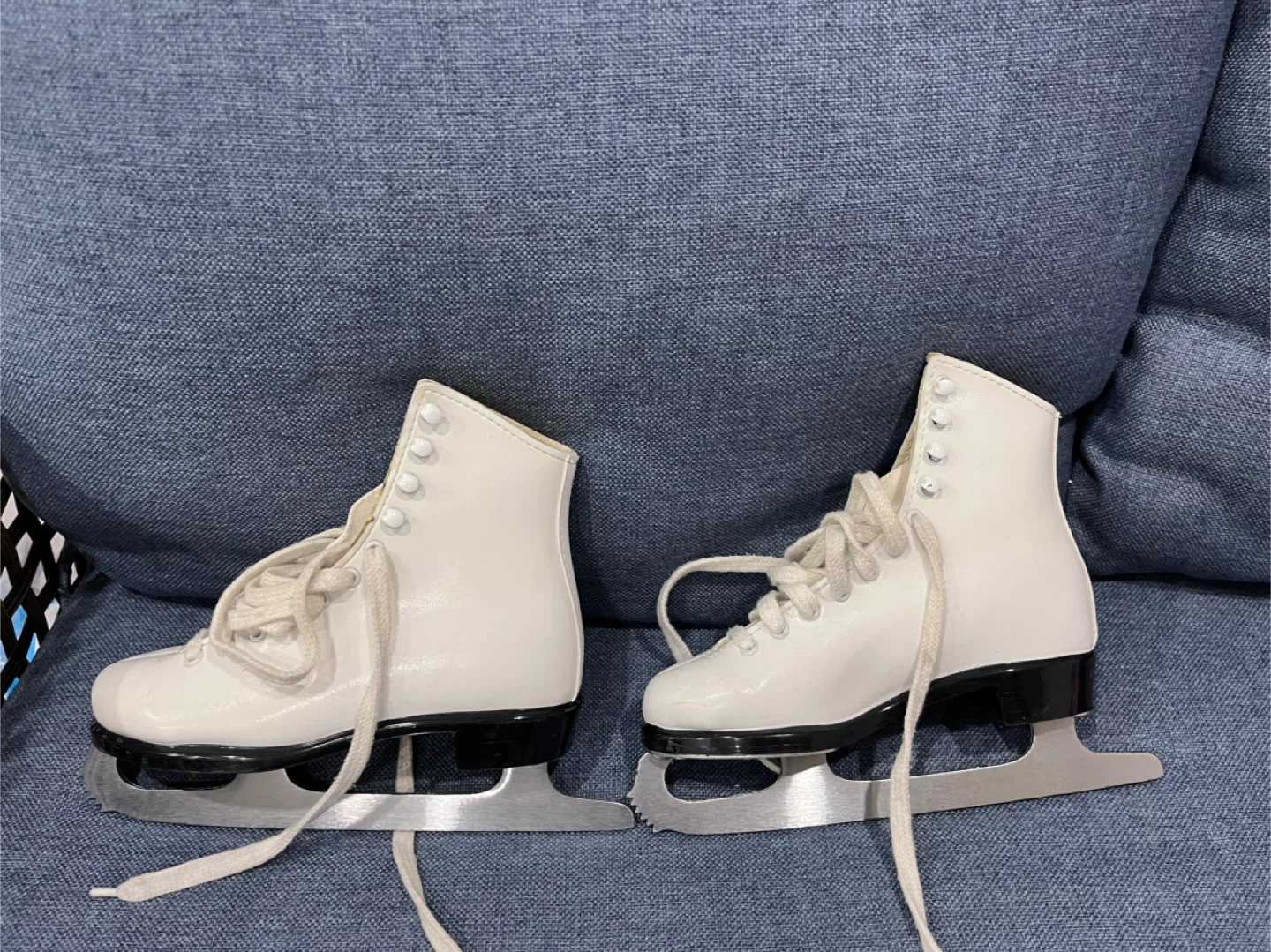 Lange Girl's Figure Skates - Size 2 - photo 2