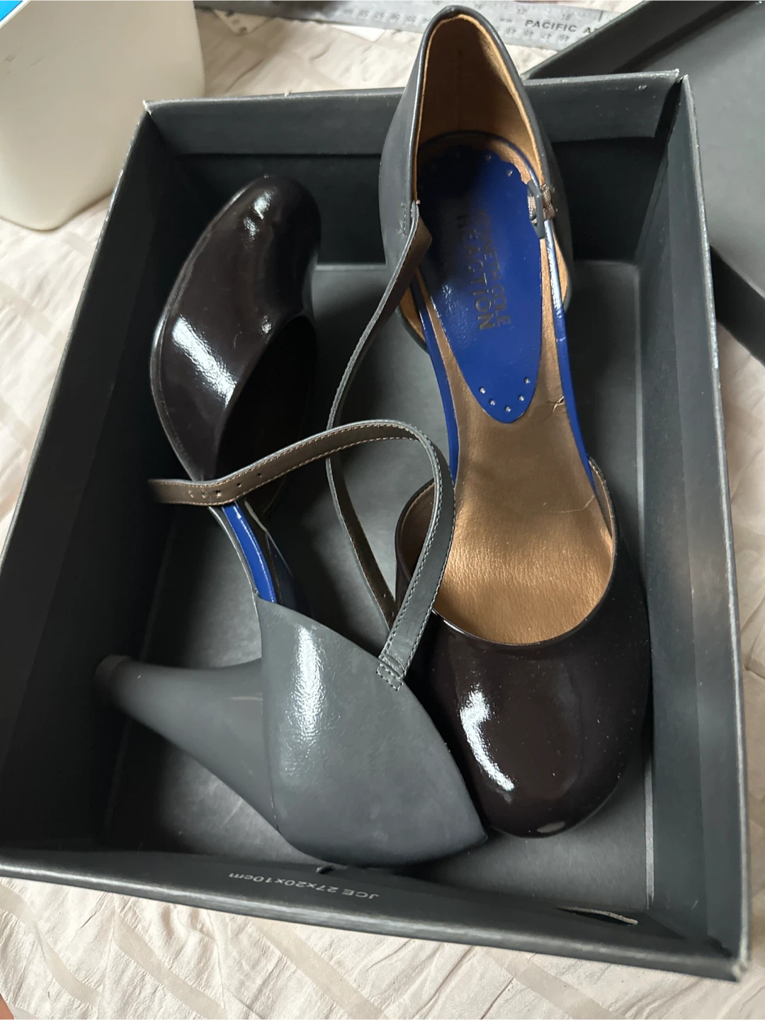 Kenneth cole  reaction Gray & Brown Heels