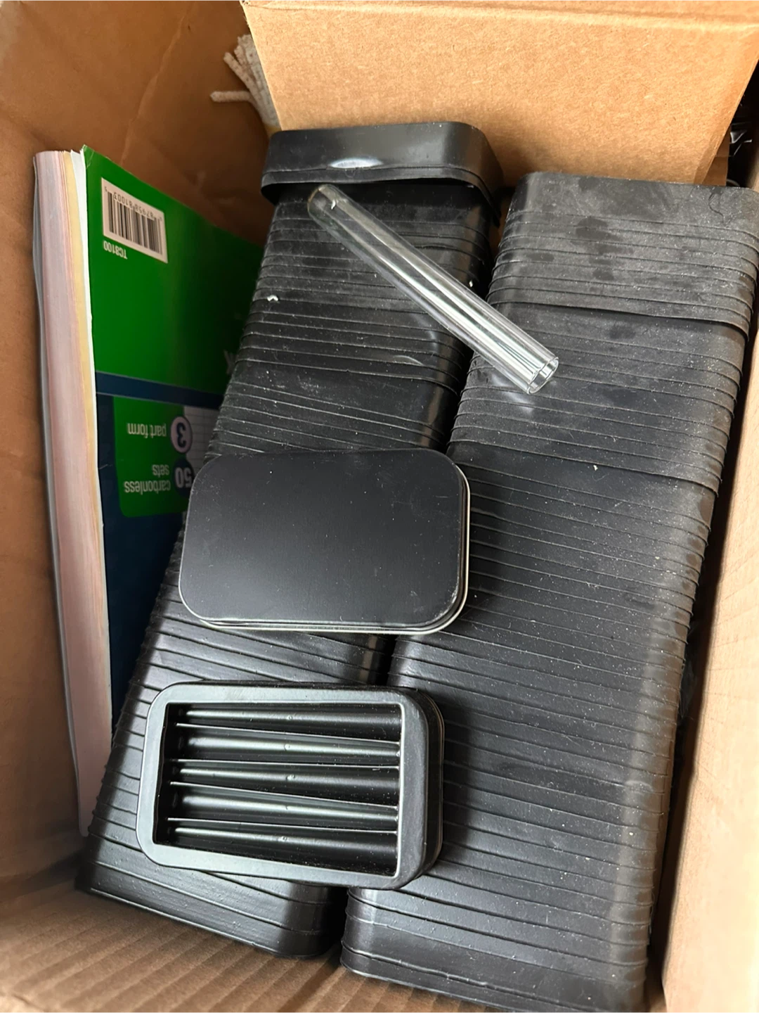 Small retro flip pre-roll tins and inserts