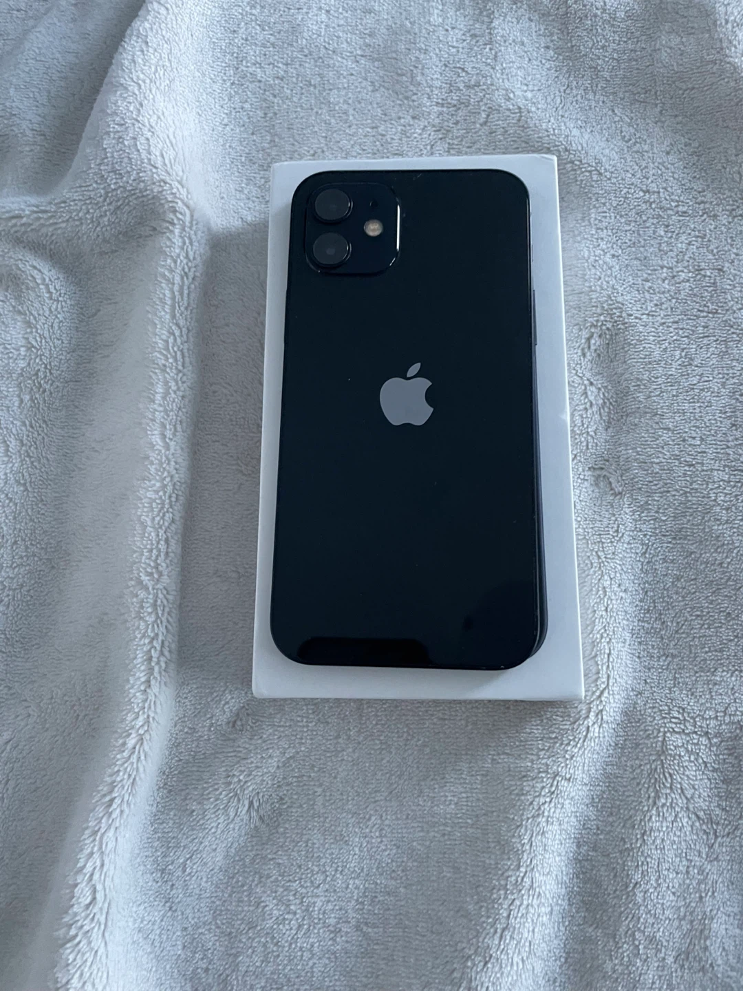 iPhone 12 - Black