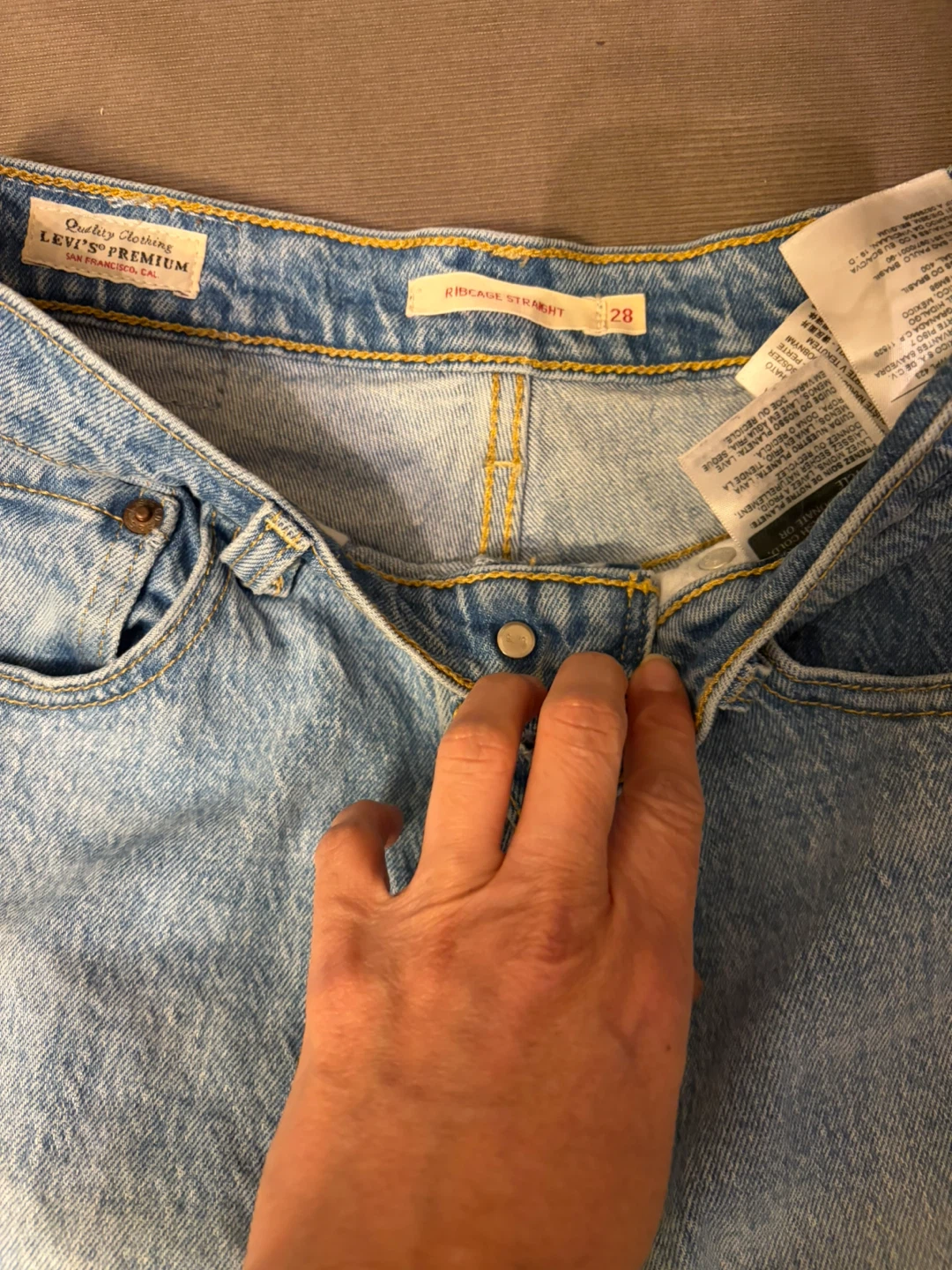 Levi's Ribcage Straight Jeans - Size 28 - photo 3
