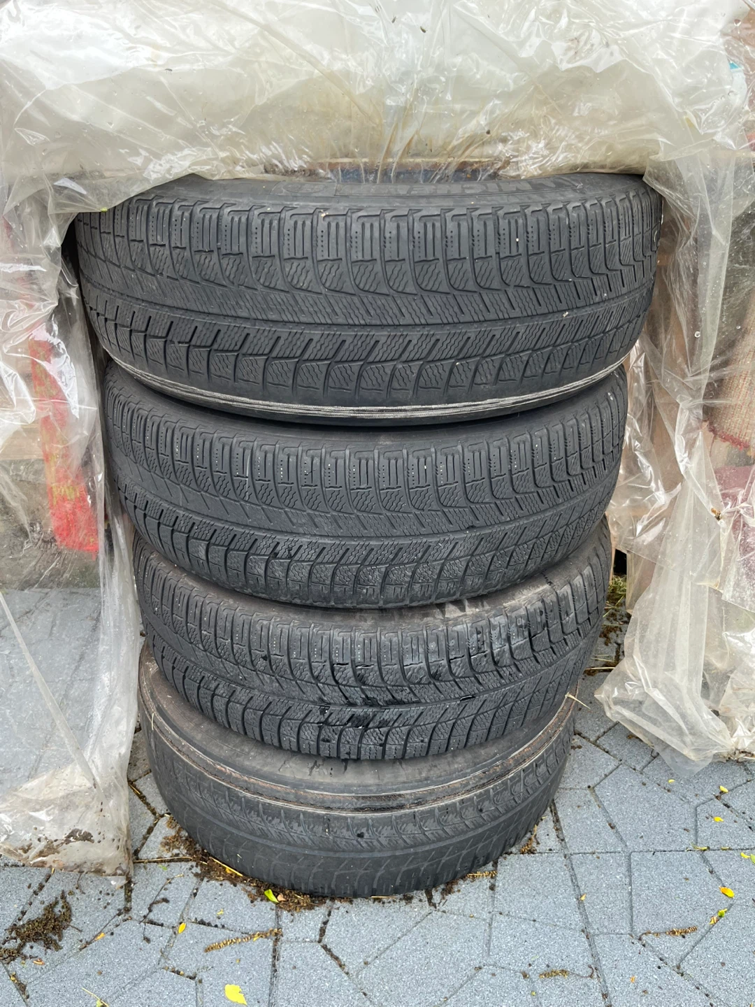 Set of 4 Used Winter Tires - photo 2