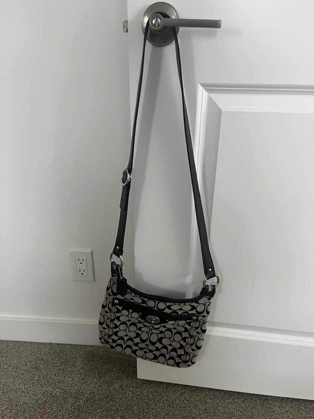 Coach Signature Canvas Crossbody Bag - photo 3