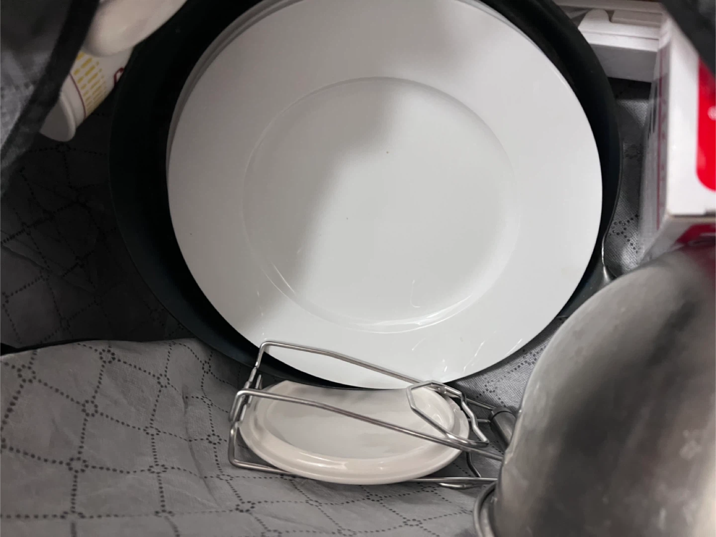 Amazon Basics 6-Piece White Dinner Plate Set, 10.5 inches - photo 2