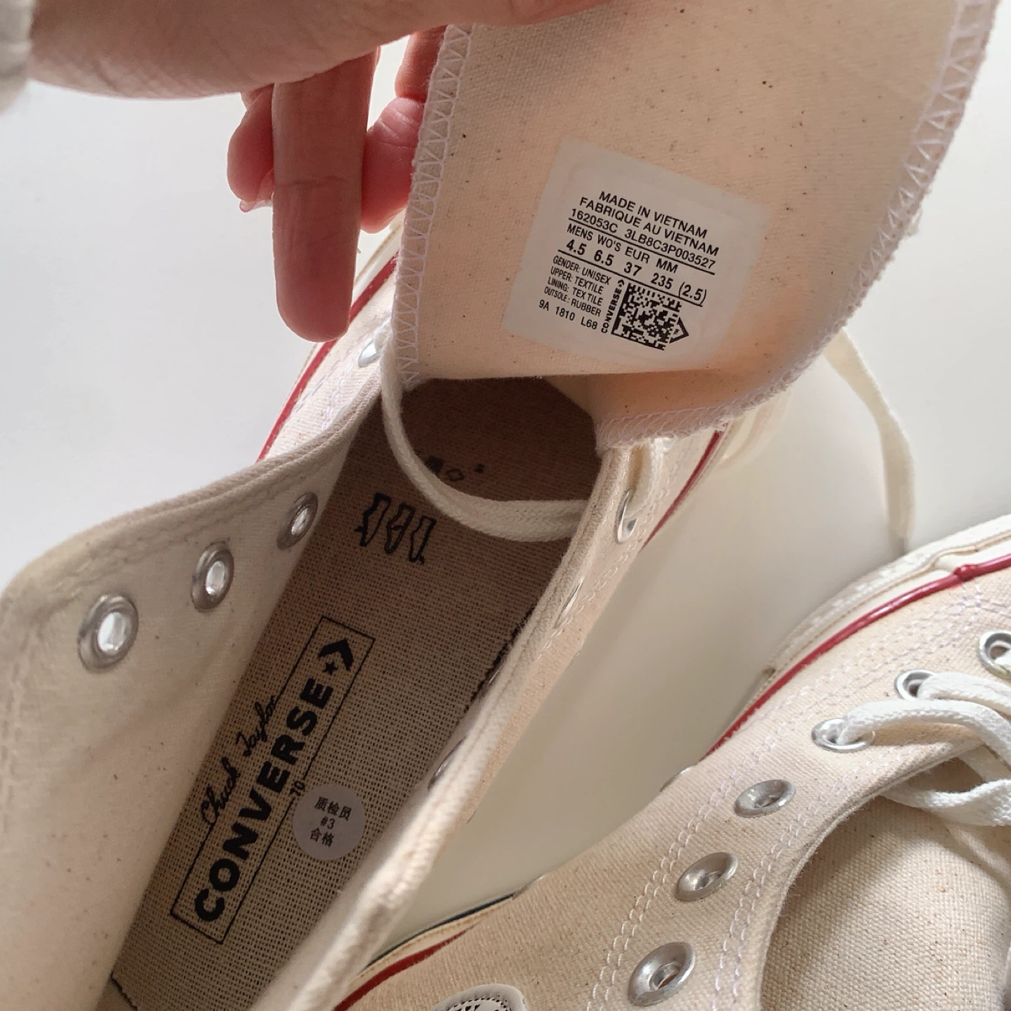 Brand New Converse High-Top Sneakers – Oatmeal Color – EU 37 - photo 3