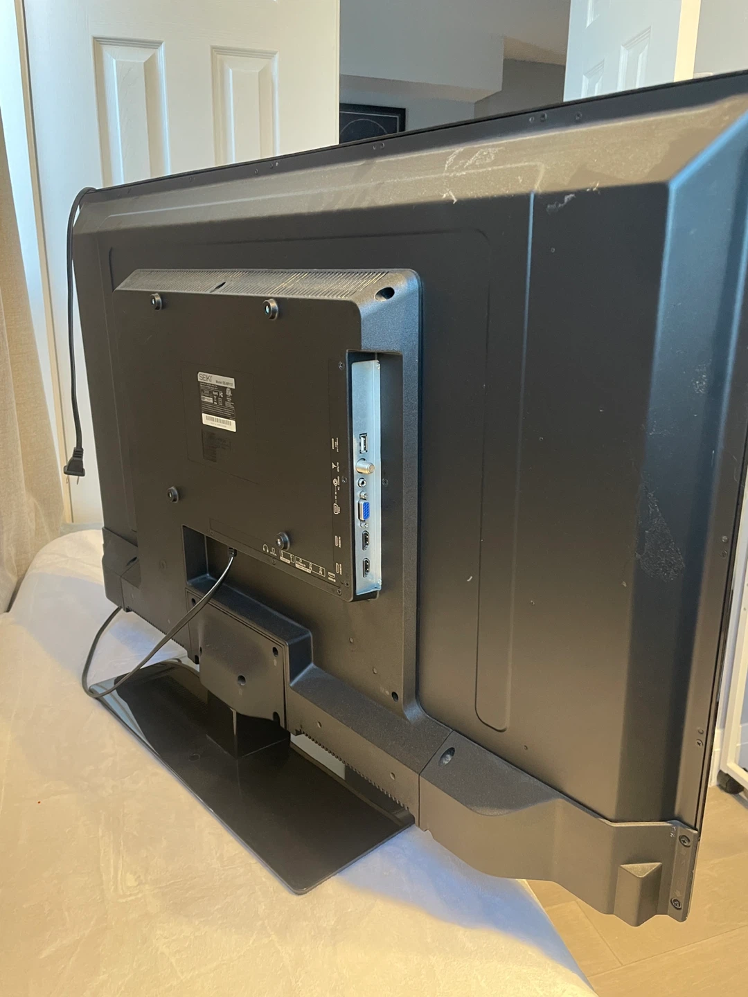 40" TV for Sale - Model SE40FY27 - photo 3