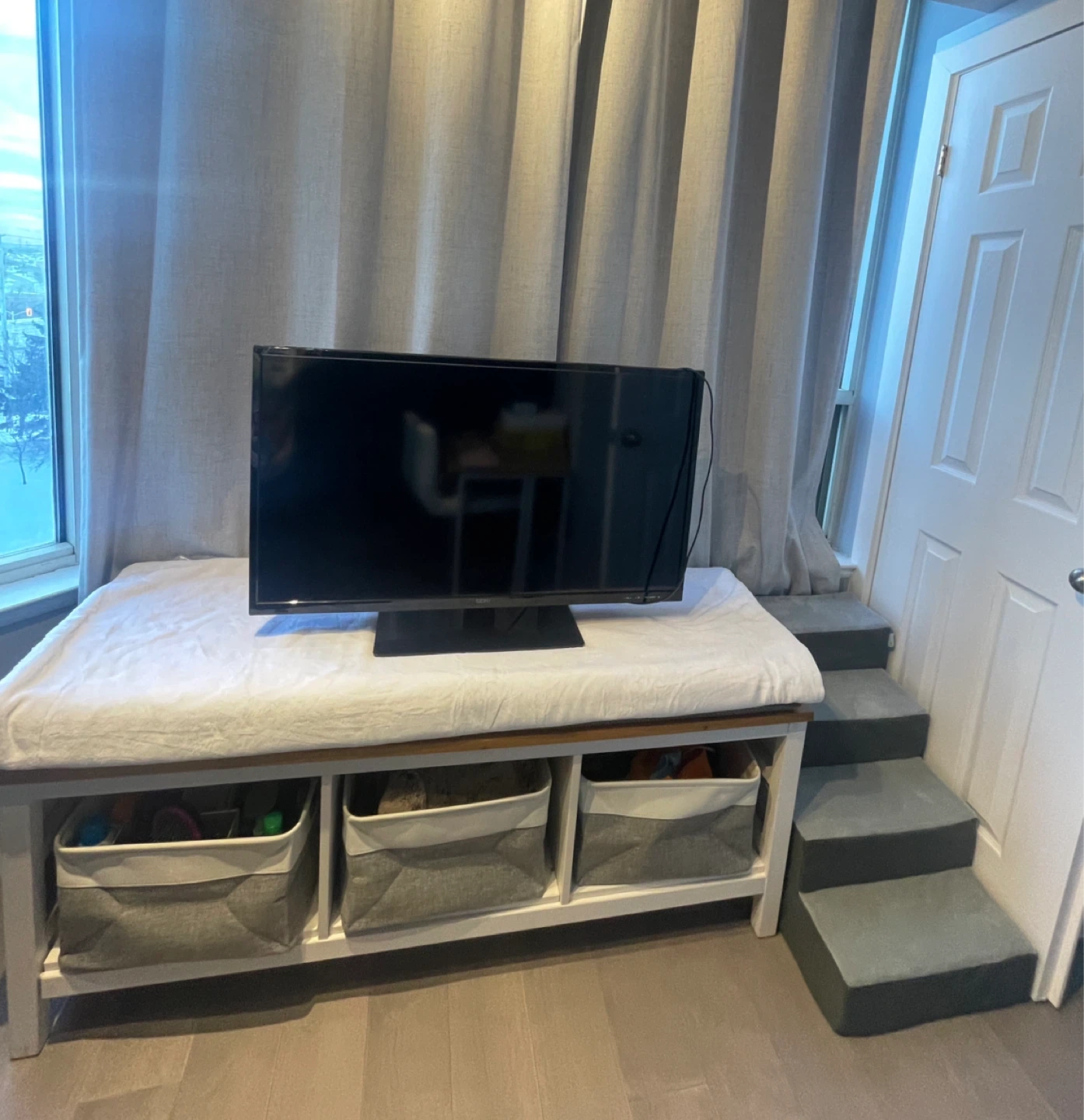 40" TV for Sale - Model SE40FY27 - photo 2
