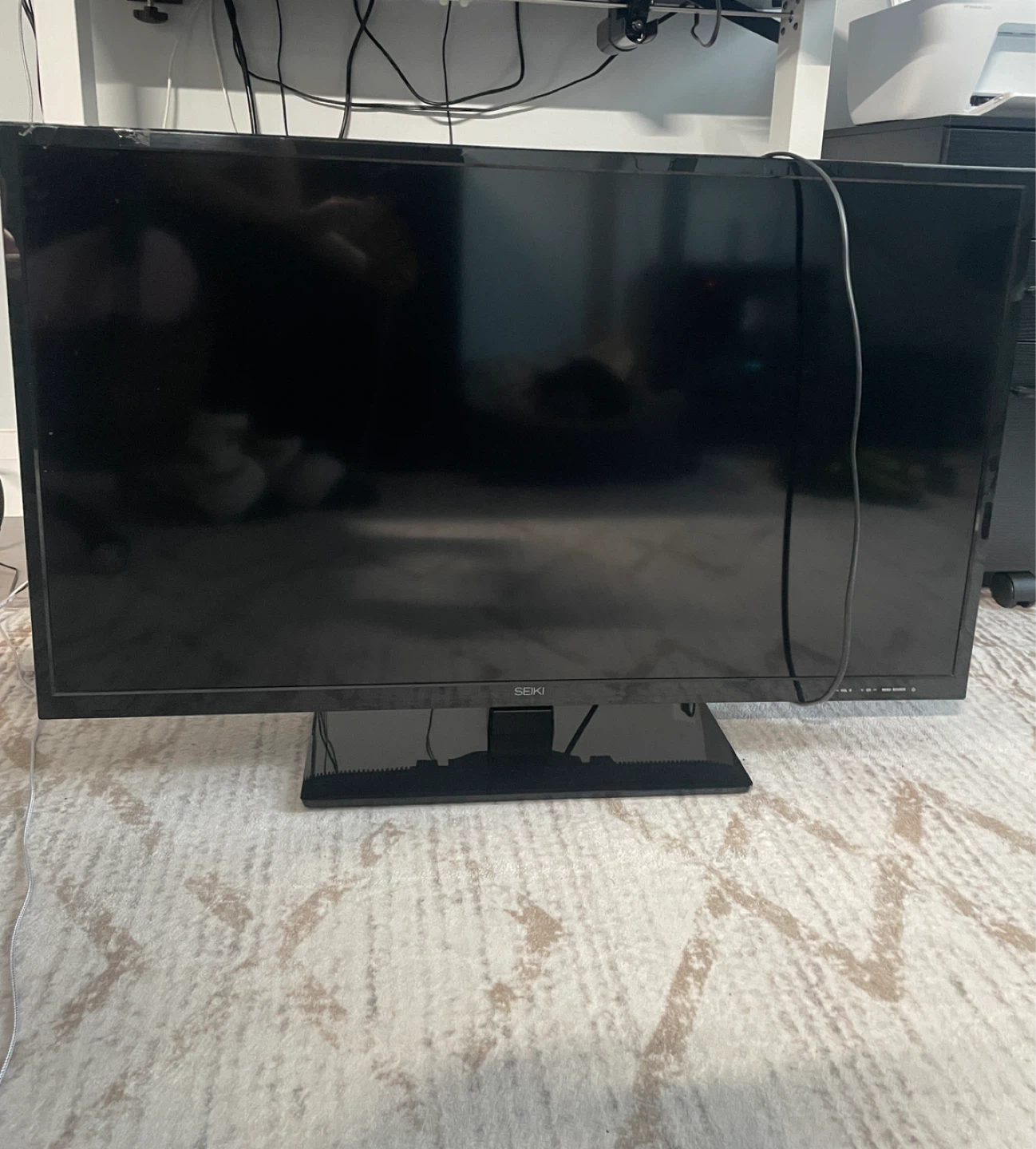 40" TV for Sale - Model SE40FY27