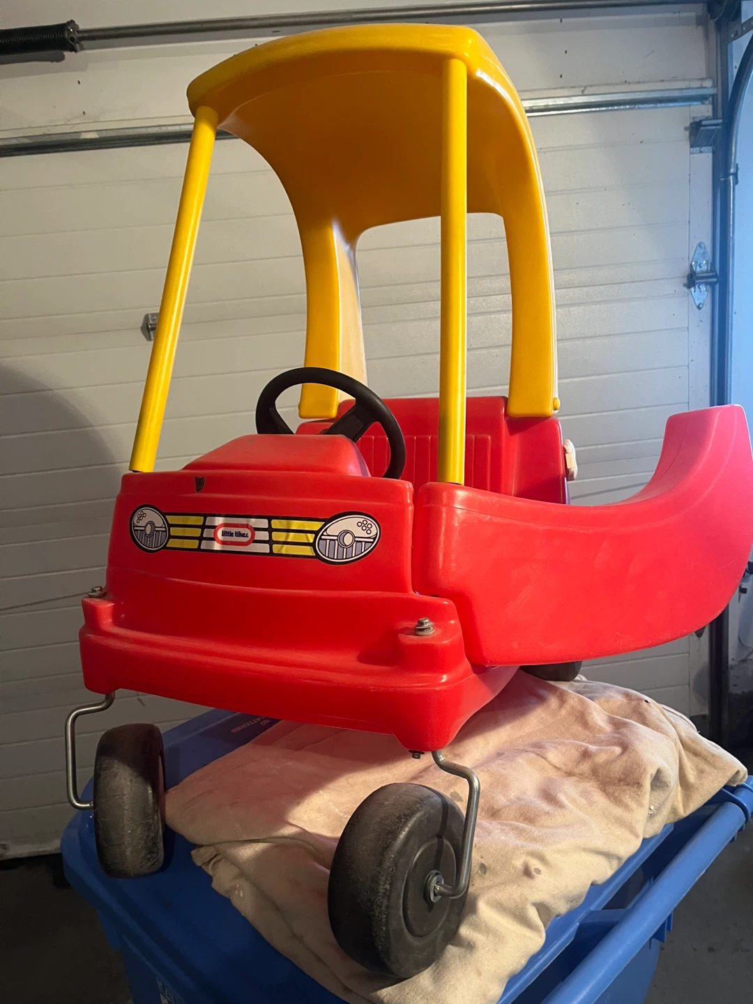 Little Tikes Cozy Coupe Car