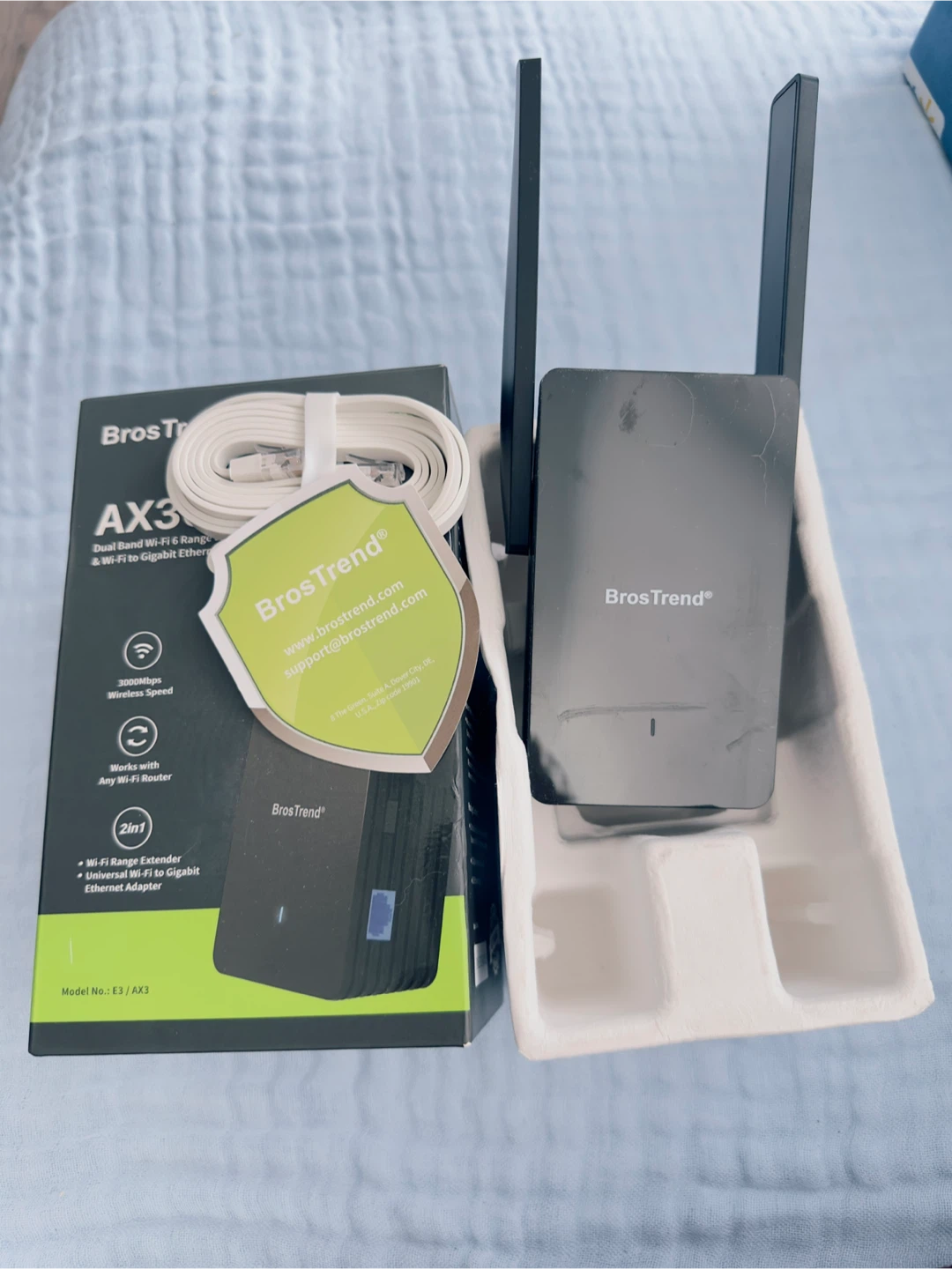 BrosTrend AX3000 WiFi 6 Range Extender - New in Box!