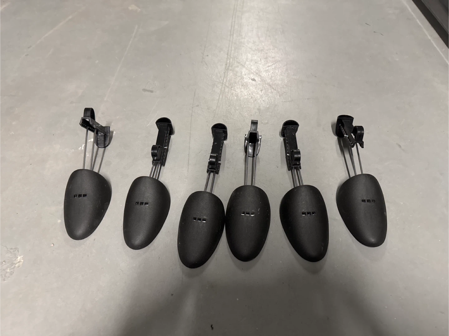 6 Shoe Trees / Shoe Shapers