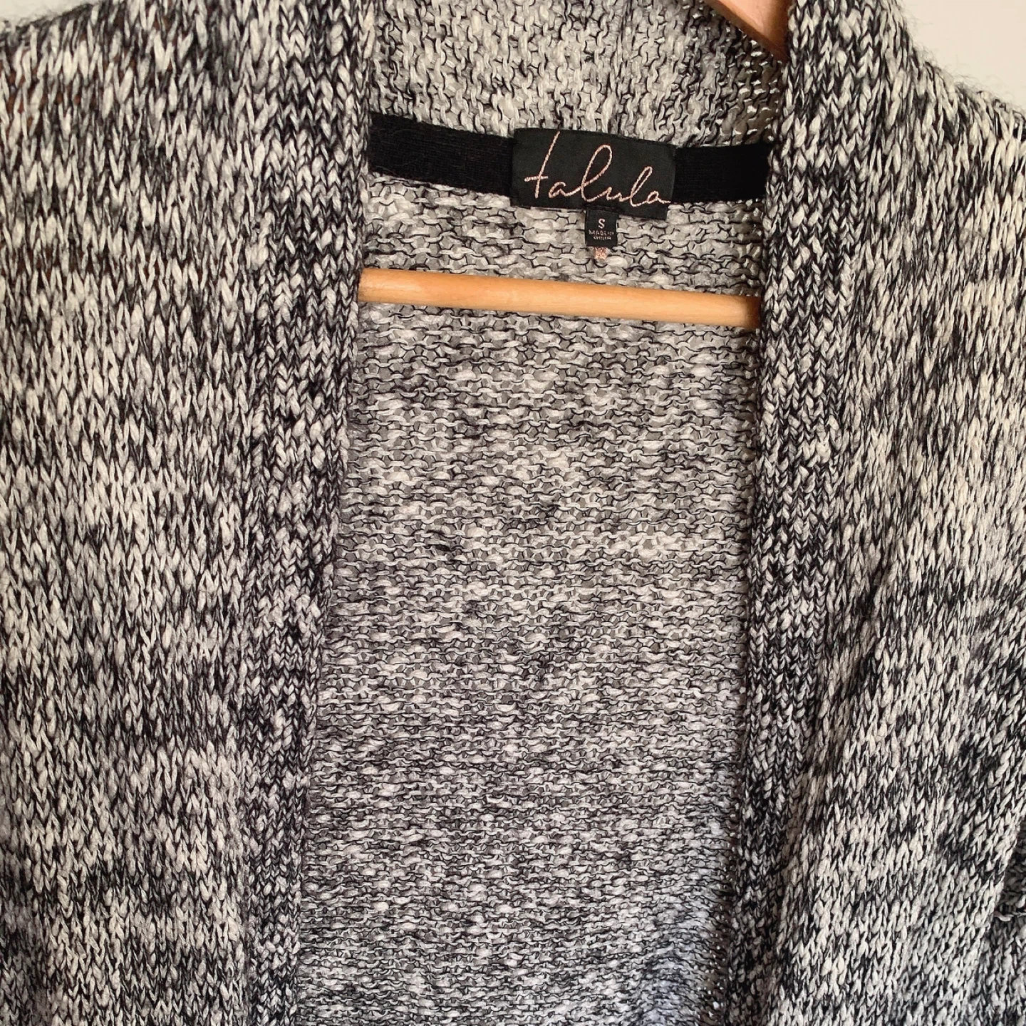 Aritzia Talula Grey Knit Open Cardigan – Slimming Fit, Size S - photo 2